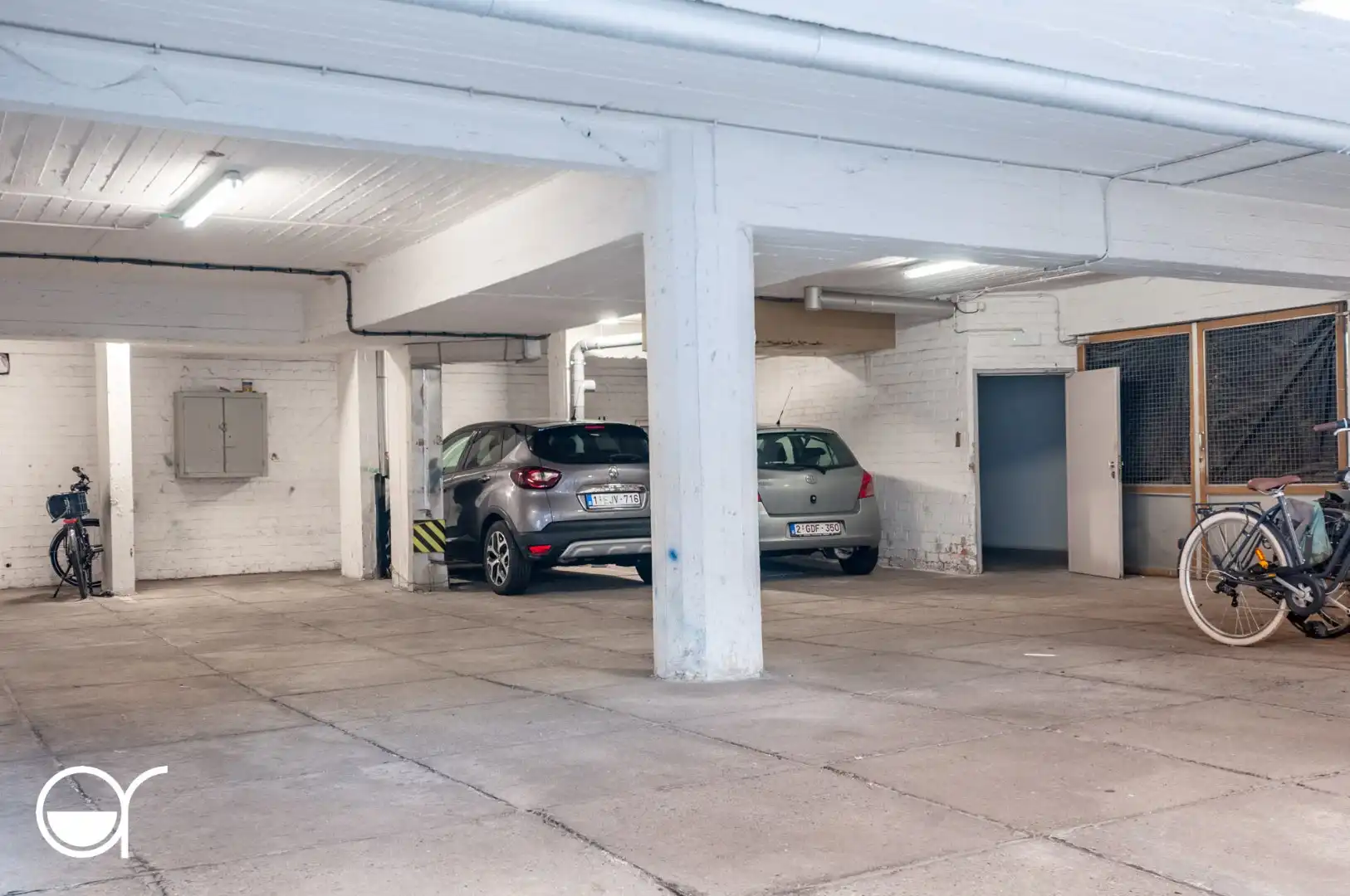 Charmant en lichtrijk 2-slaapkamerappartement aan het Zuidpark foto 24