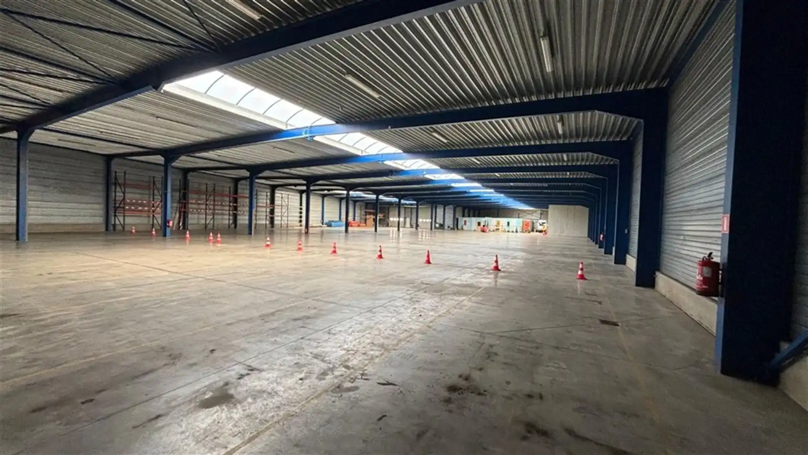 Te Huur goed gelegen bedrijfspand te Wommelgem foto 4