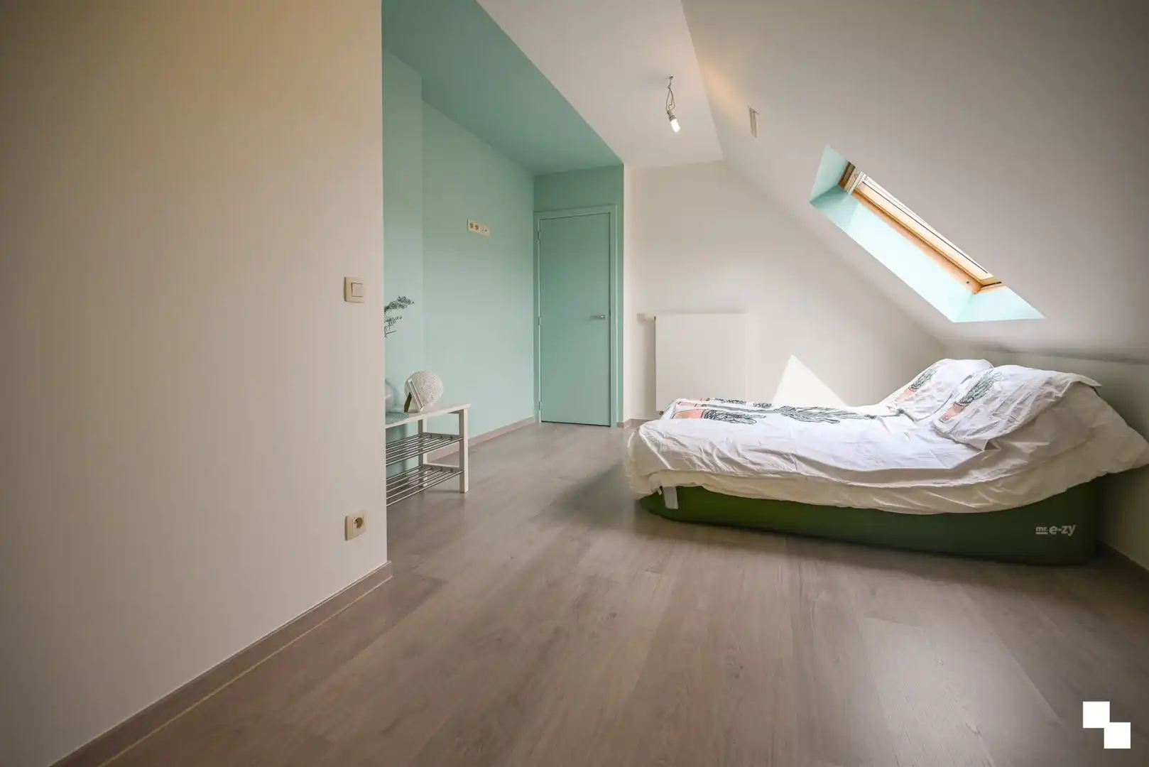 Duplex appartement met garage en twee staanplaatsen nabij centrum Izegem foto 29