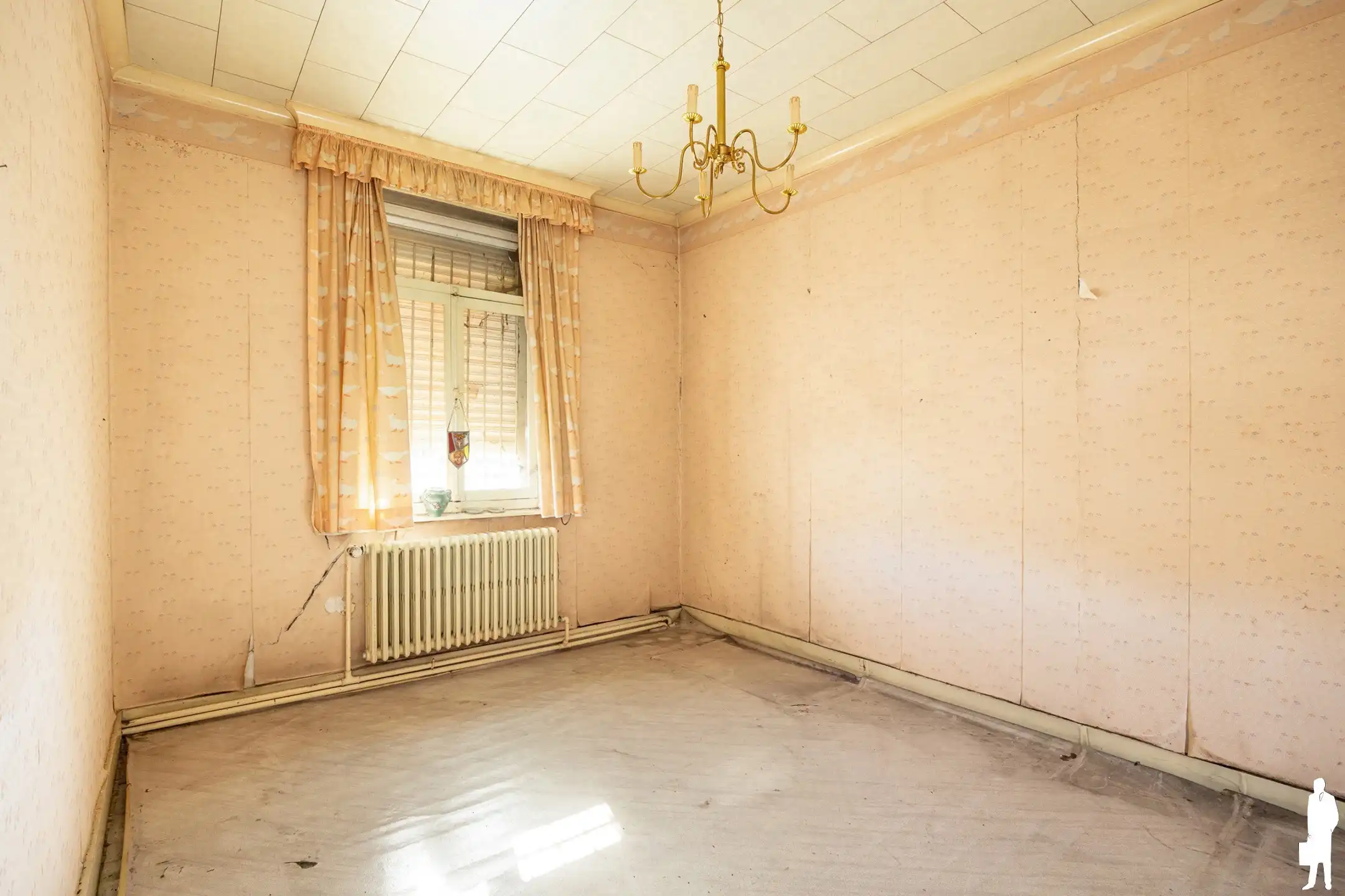 Te renoveren ruime woning met werkplaats foto 13