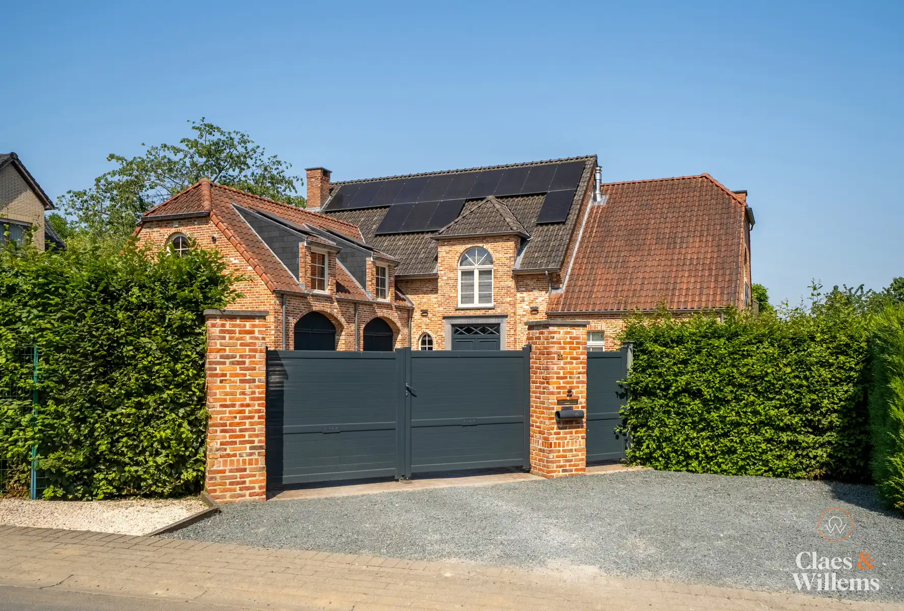 Ruime villa te koop in Dilbeek vrij beroep/ kangoeroewonen foto 8