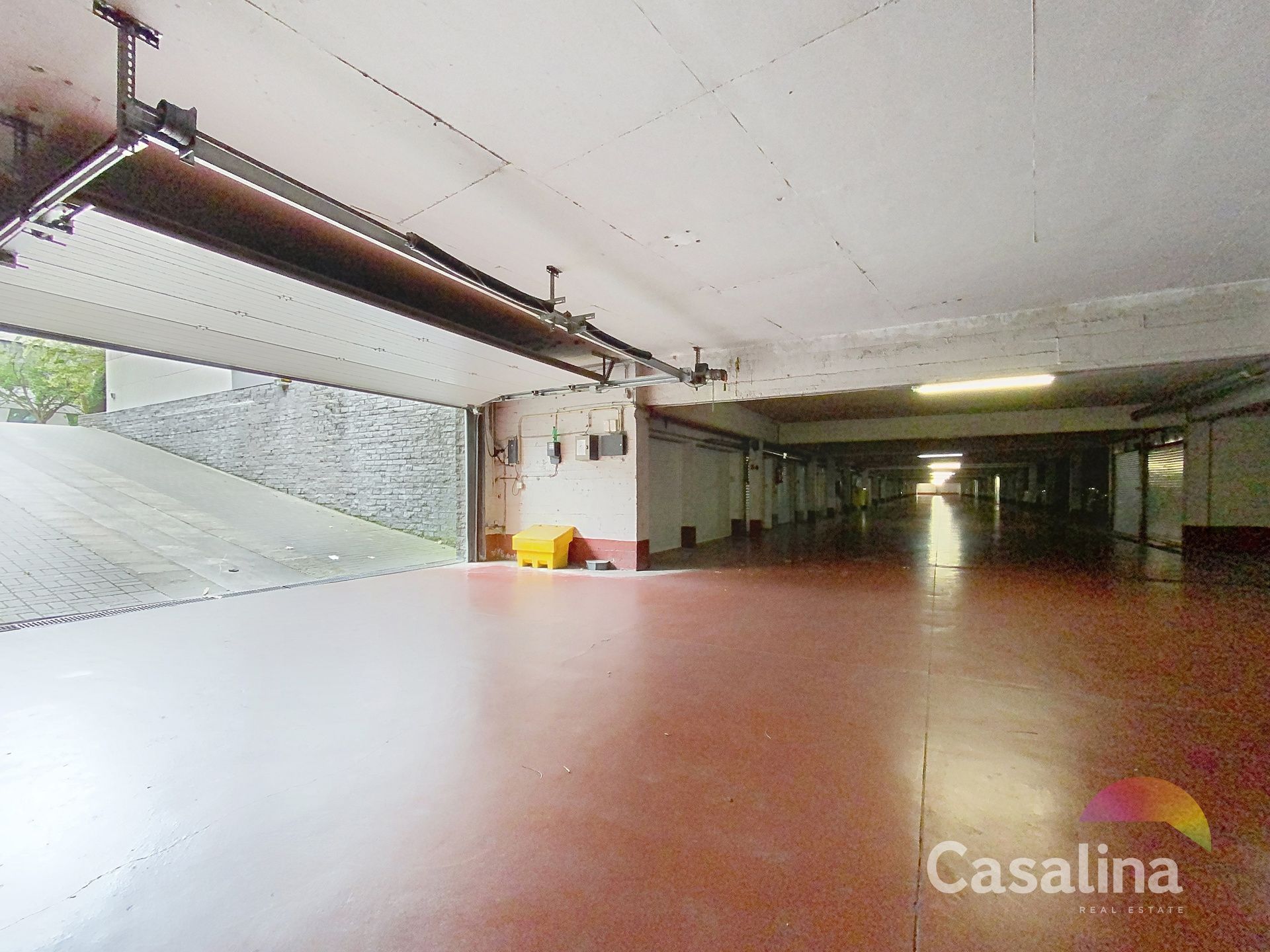 CASALINA Real Estate biedt te koop aan – STAANPLAATS nr. 49 foto {{pictureIndex}}