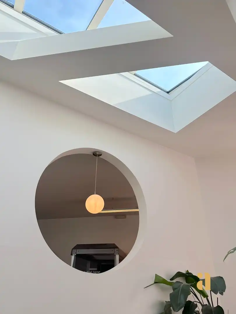 Commercieel sterk en modern handelspand met de nodige privacy foto 3