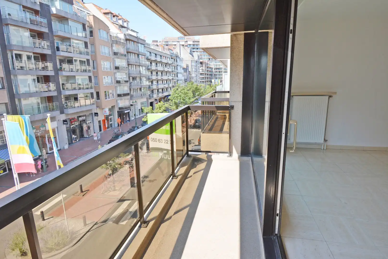 Aangenaam en  ruim  2-slaapkamerappartement op 200m van zee met open zicht foto 2