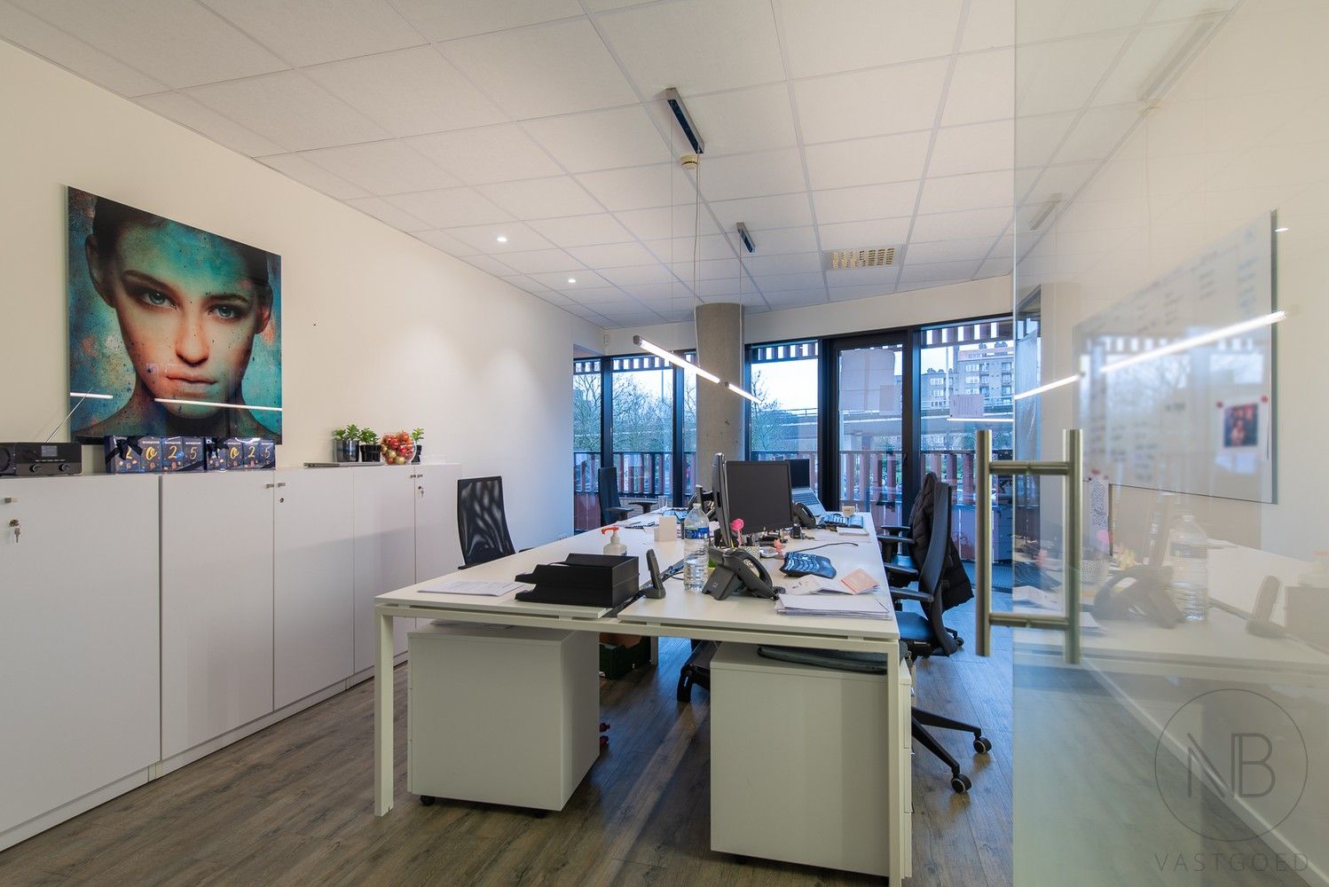 Volledig ingerichte en verhuurde kantoorverdieping in het zakelijke centrum van Genk (Botta-gebouw) foto 16