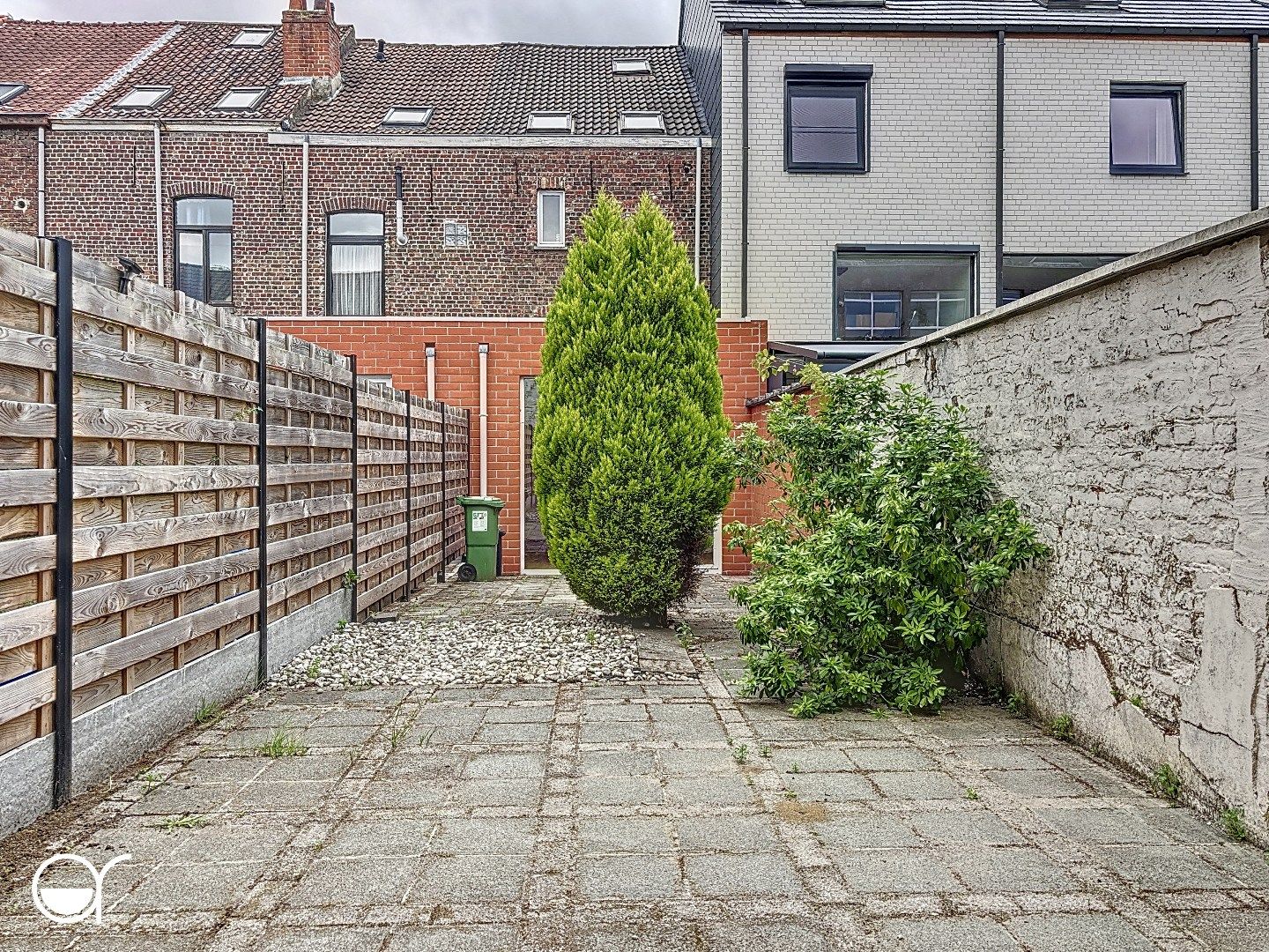 Op te frissen woning met grote tuin nabij Stropkaai foto 27