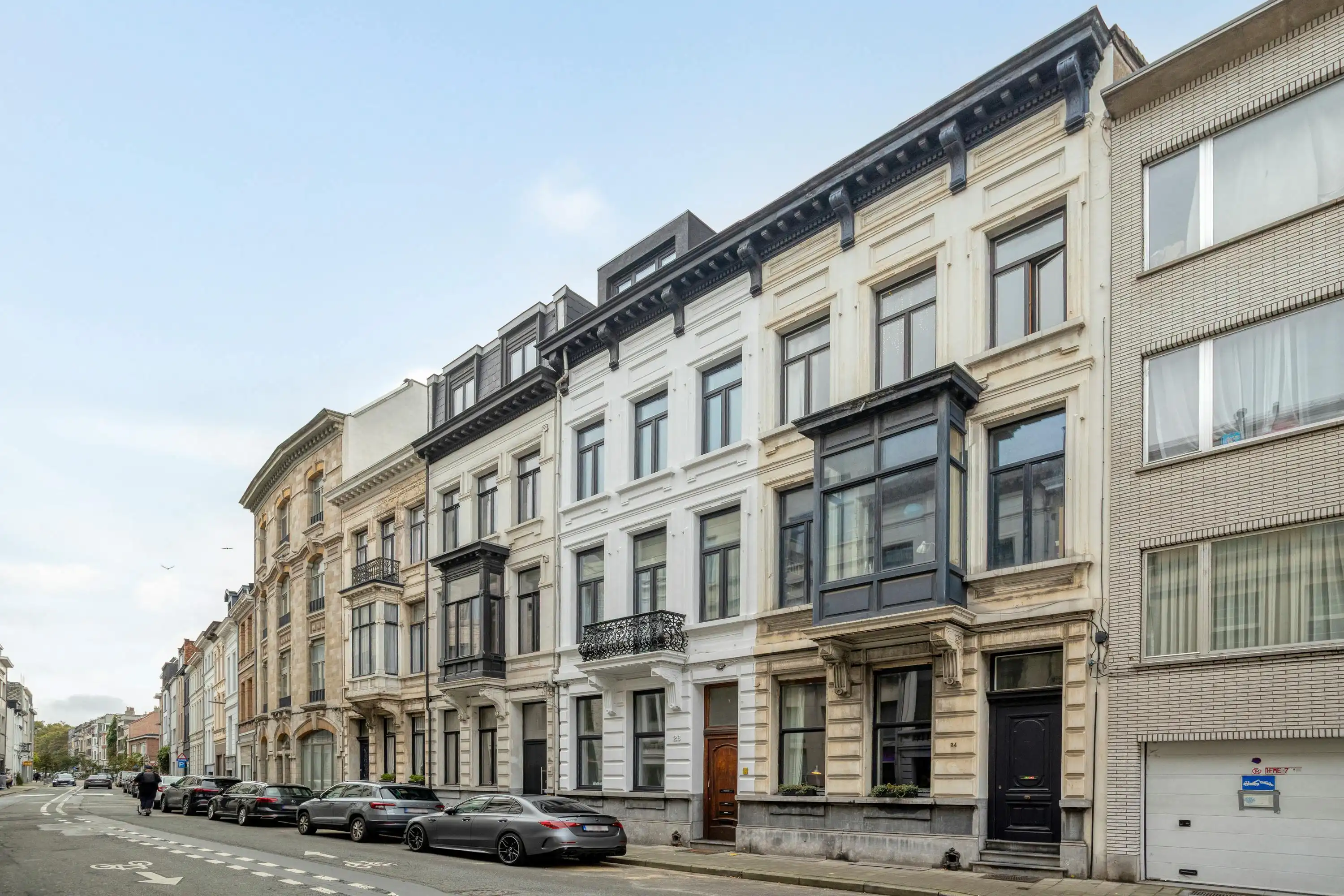 Uniek herenhuis met tuin en garage te koop in Antwerpen foto 2