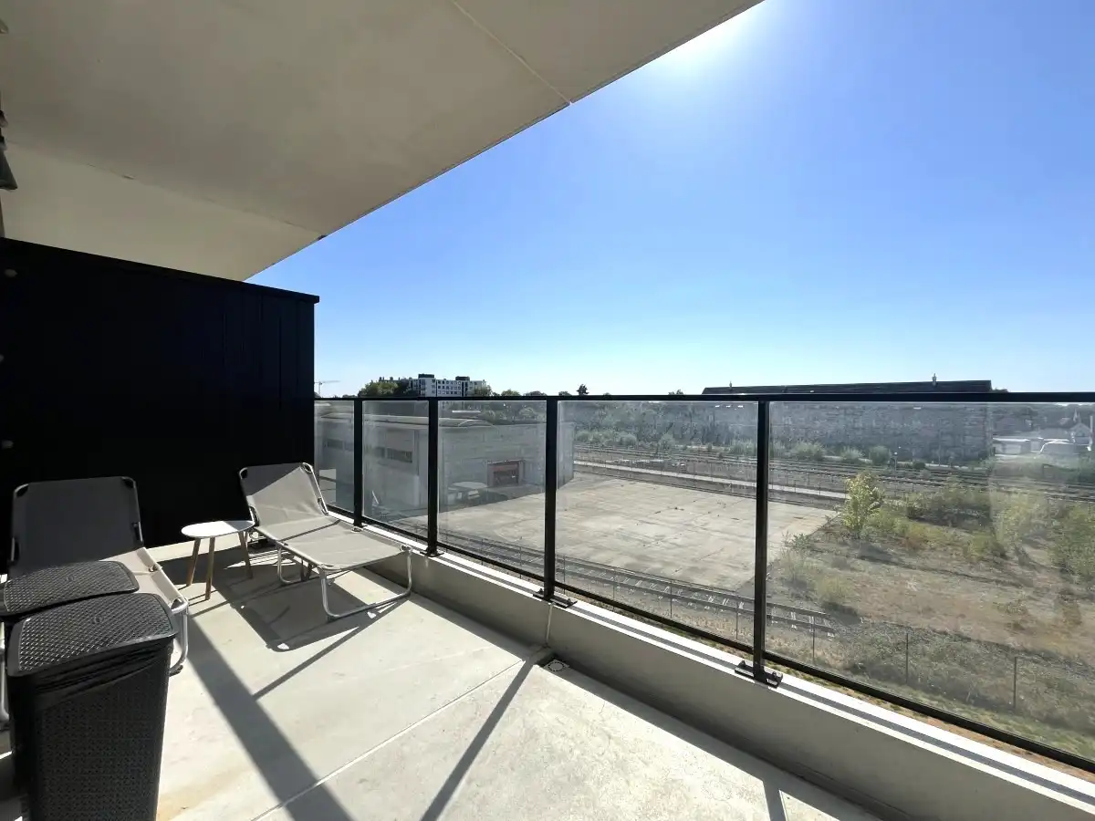 Roeselare – Modern appartement met 2 slaapkamers, zonnig terras en garage foto 12
