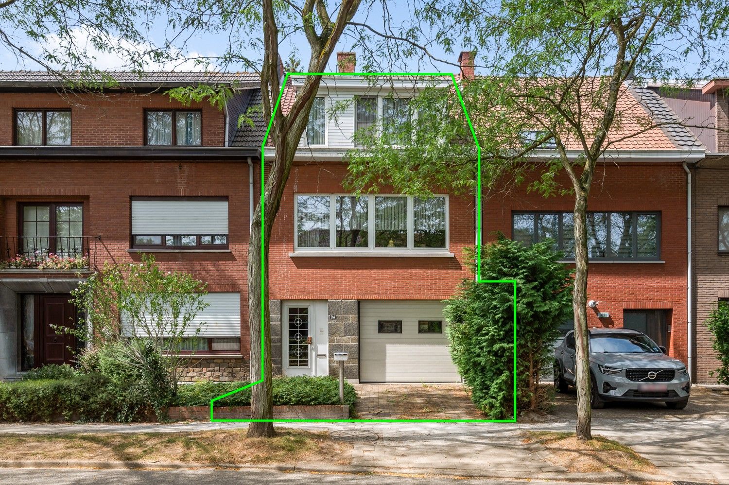 Ruime woning met 4 slaapkamers, garage & tuin in Borsbeek! foto 2