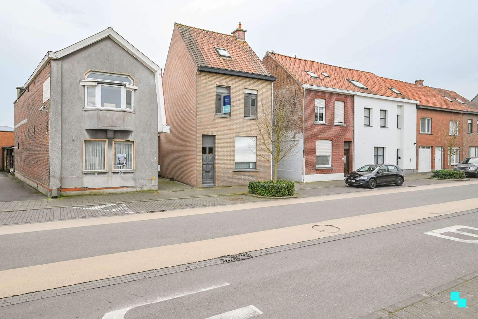 Stadswoning met uitgestrekte tuin te Kortrijk foto 2