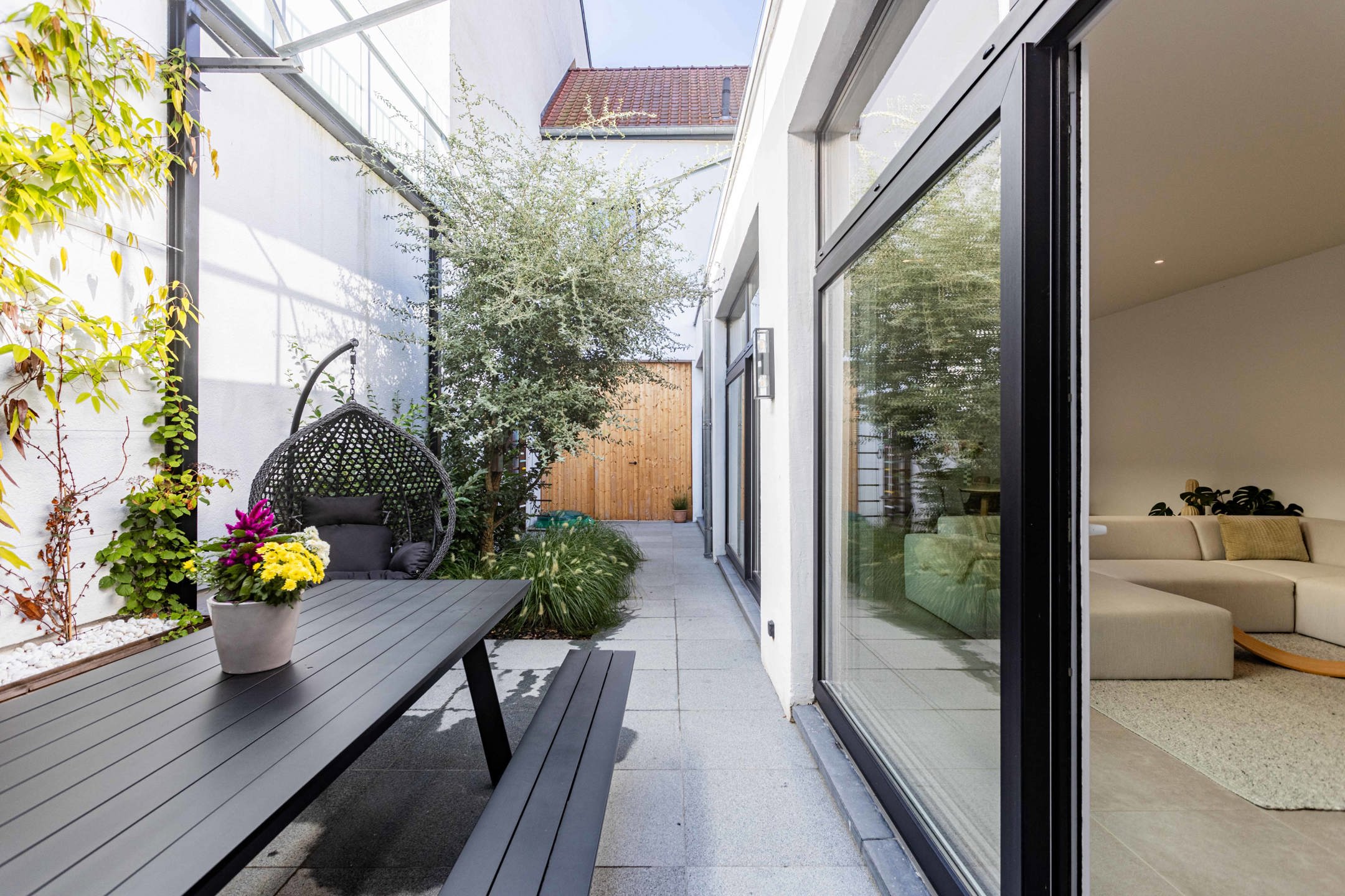 Nieuw gerenoveerde stadswoning met stadstuin en dakterras foto 25