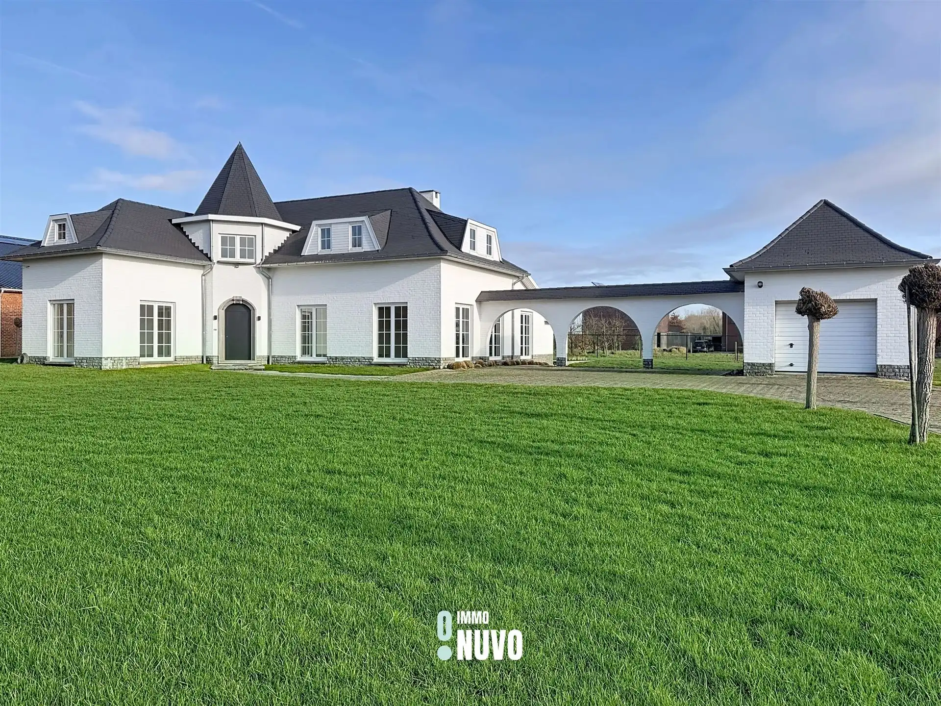 buitengewoon huis foto {{pictureIndex}}