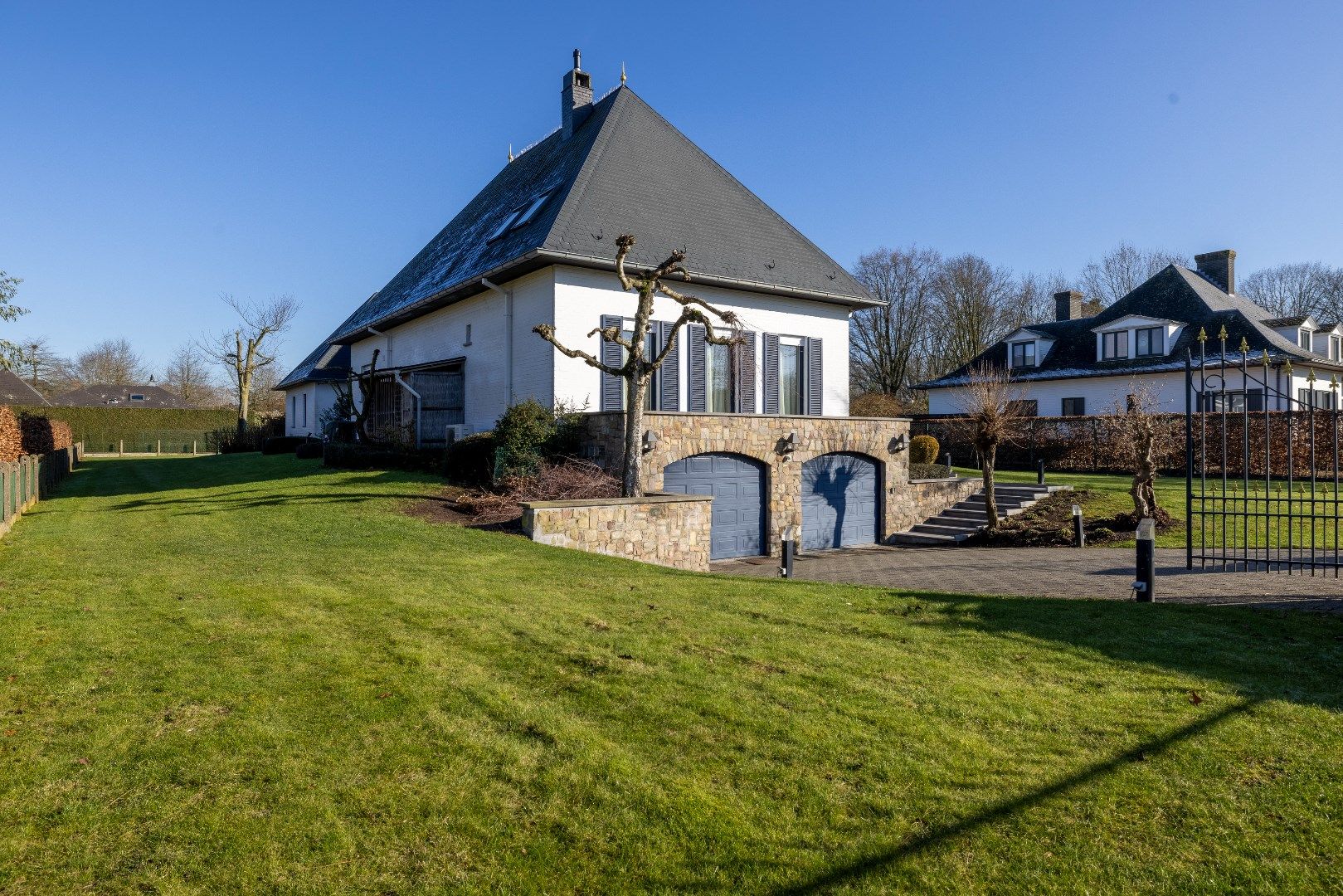 Unieke villa met binnenzwembad op een toplocatie  foto 24