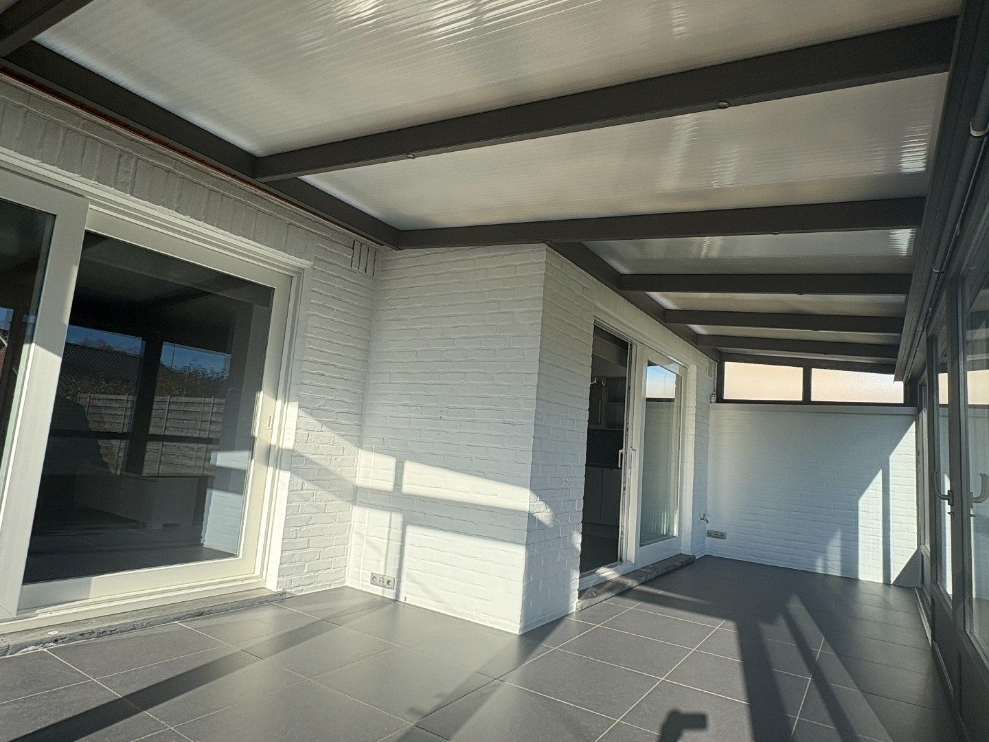 Recentbouw op uiterst rustige ligging met 3 slks, inpandige garage en grote oprit. foto 10