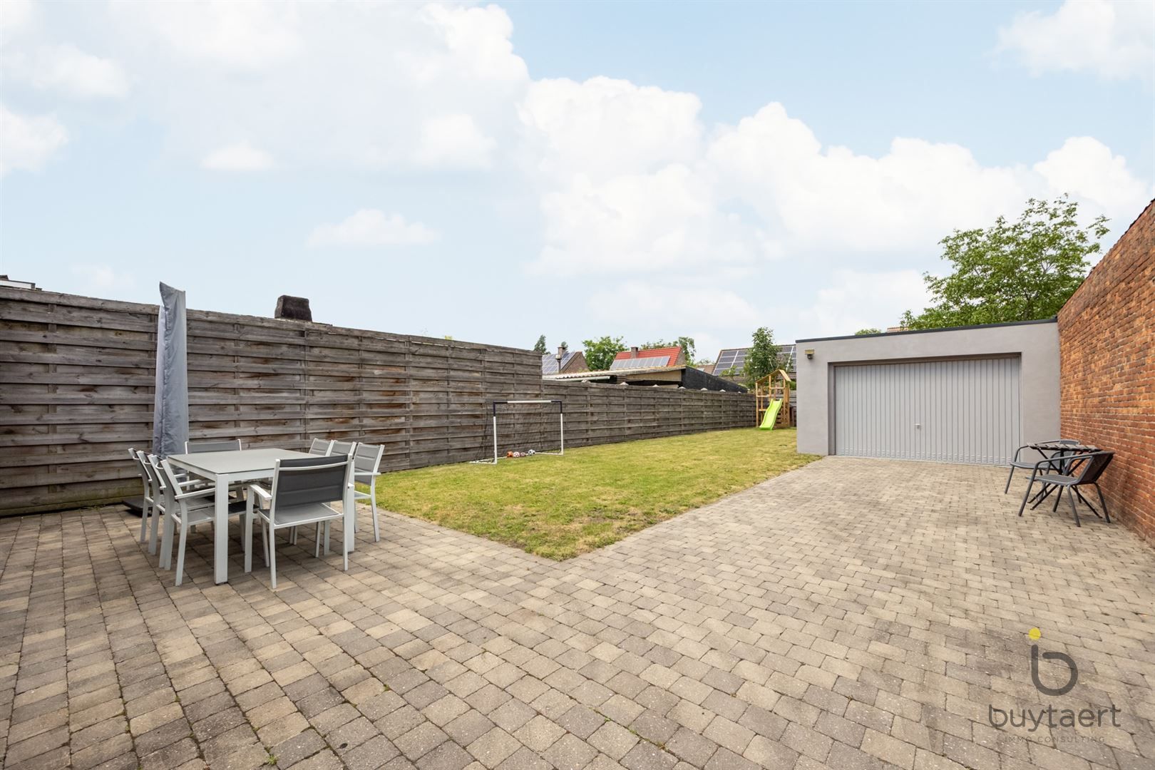 ZEER RUSTIG GELEGEN INSTAPKLARE GEZINSWONING MET MOOIE GROENE TUIN! foto 16