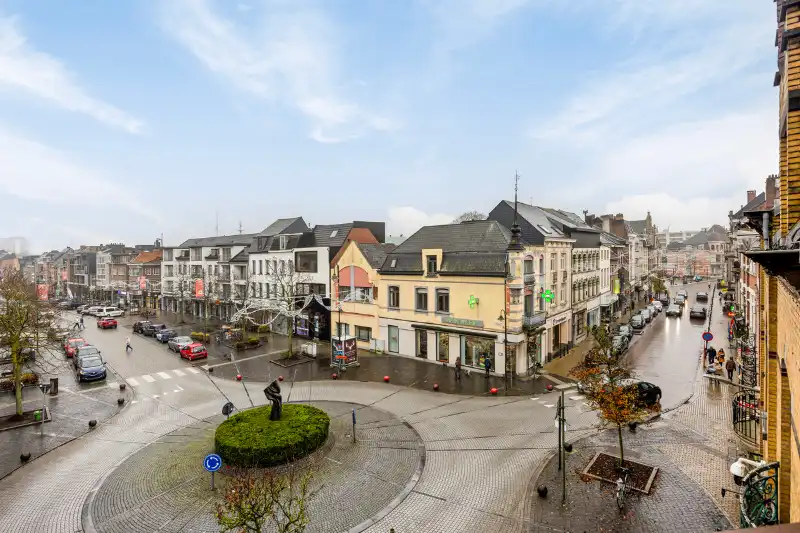 Pand met authentieke gevel op toplocatie – 422 m² renovatiepotentieel foto 6