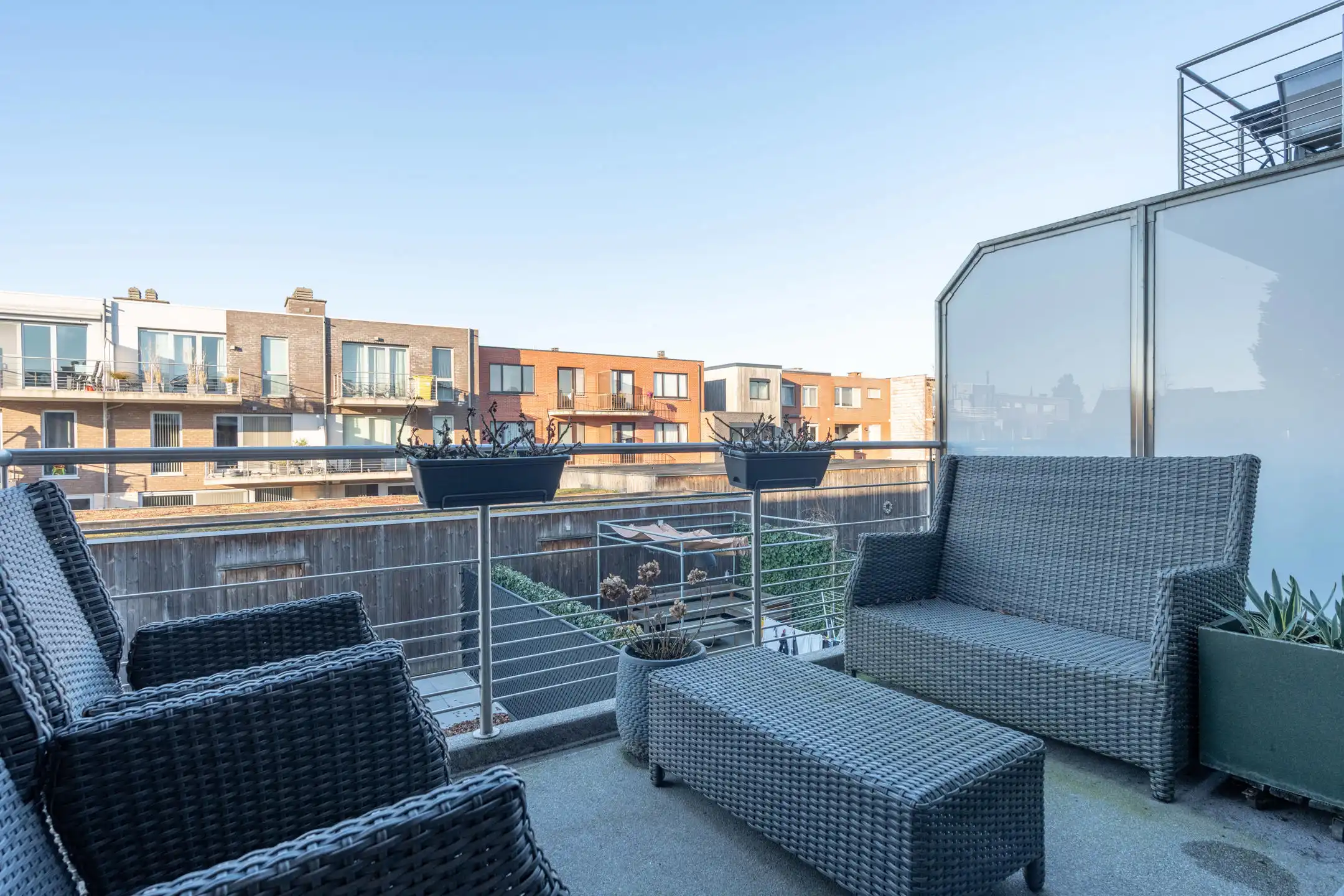 Instapklaar 2-slaapkamer appartement met terras en garagebox foto 10