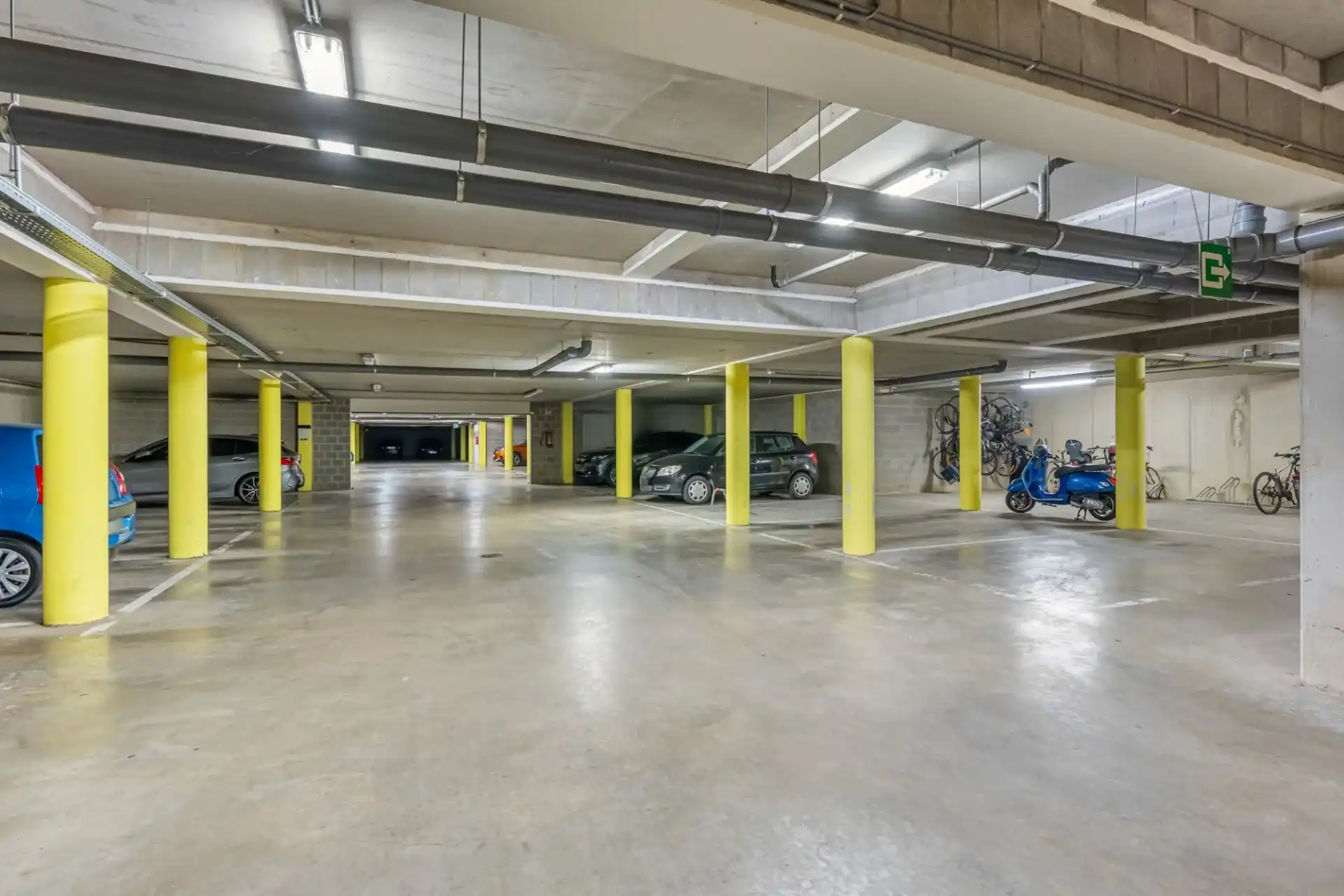 Instapklaar appartement met ruim terras in Heusden foto 22
