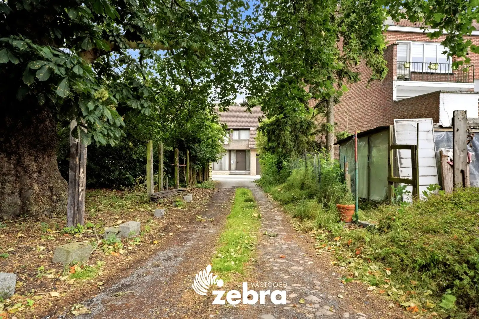 Uitzonderlijke eigendom op een ruim perceel met uitweg in centrum Tielt! foto 41