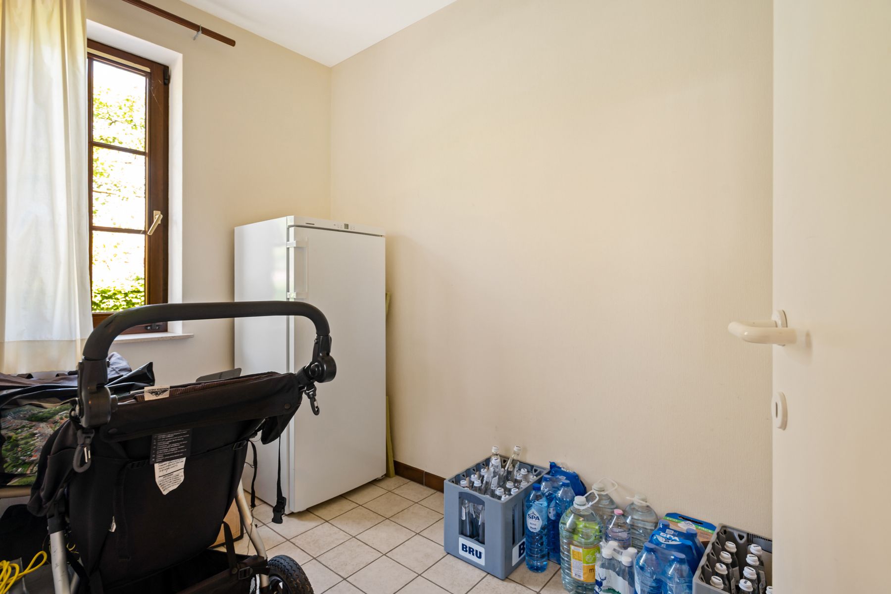 Ruime villa met praktijkruimte in rustige doodlopende straat. foto 23