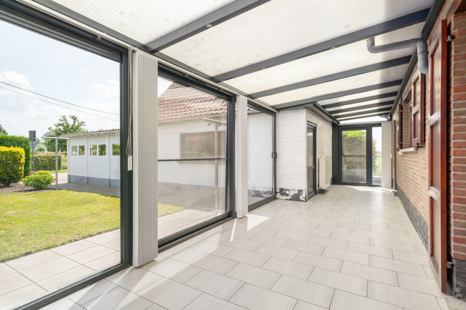 Halfopen woning met tuin en garage op landelijke toplocatie nabij alle invalswegen foto 12