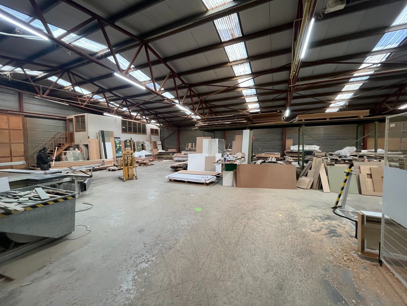 Bedrijfsgebouw met woning foto 15