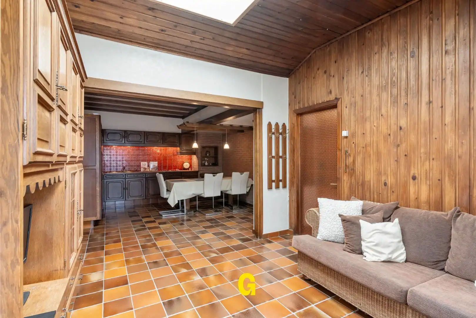 VERKOCHT - Netjes verzorgde halfopen woning met ruime garage vlakbij het centrum van Munsterbilzen foto 9