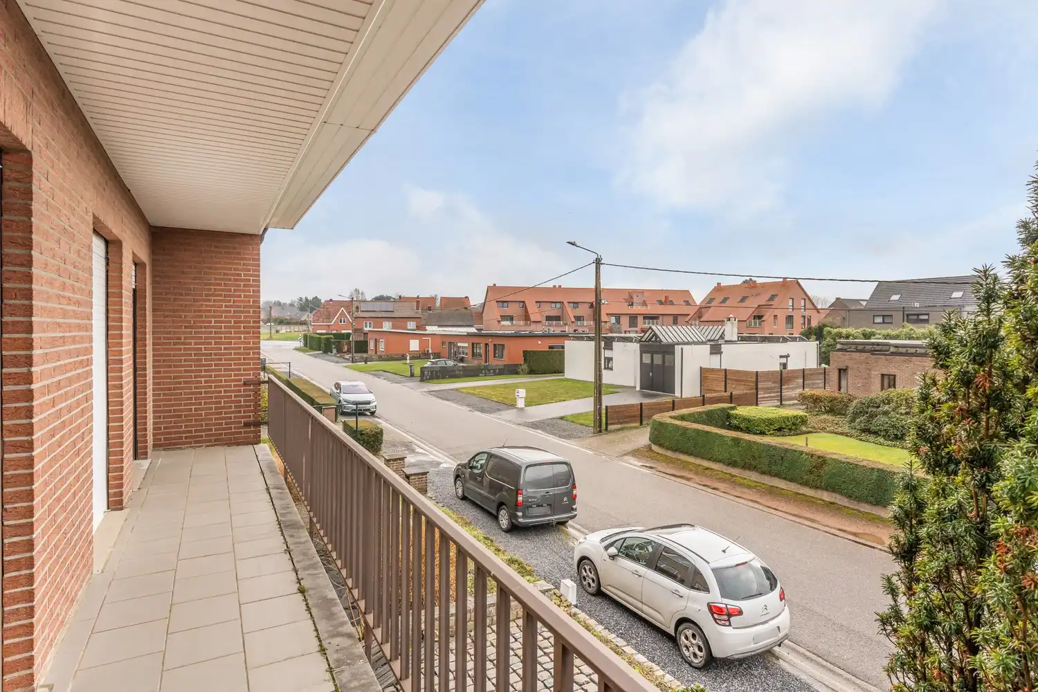 Halfopen gezinswoning met 3 slaapkamers, kelder en aangename tuin in Nieuwerkerken foto 13