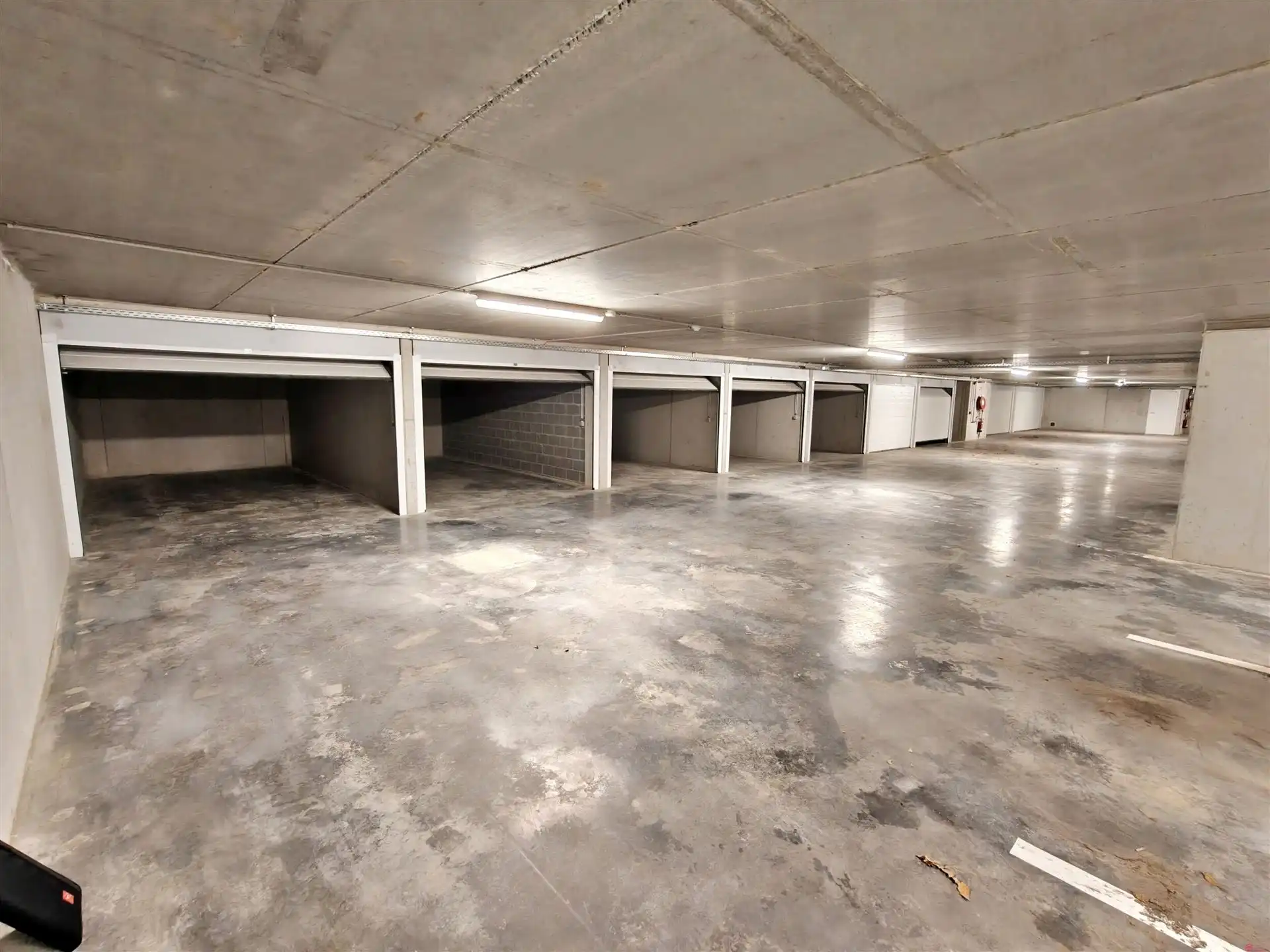 Ondergrondse garage nabij Broeltorens foto 3
