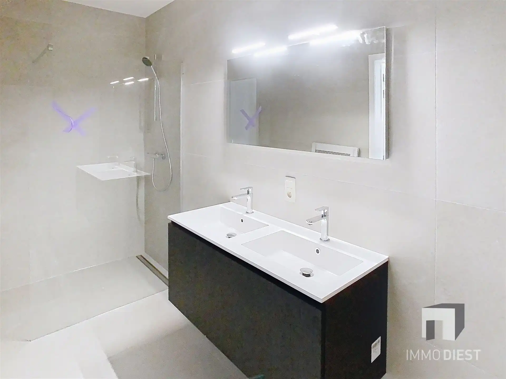 Gelijkvloers appartement met terras en tuintje foto 11