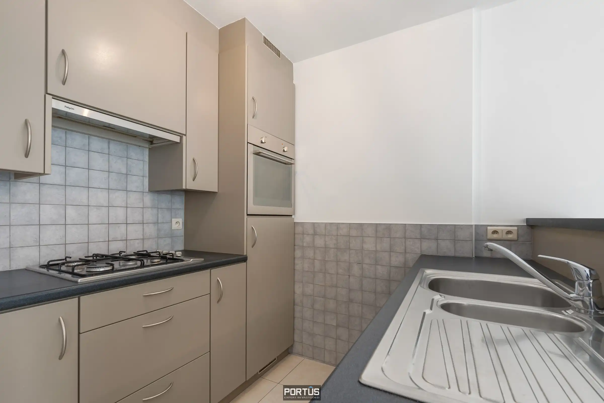 Appartement met twee slaapkamers te koop centrum Lombardsiijde  foto 3
