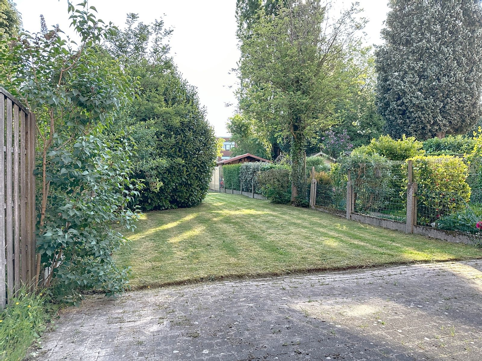 Centraal gelegen beletage met uitbouw en terras aan leefruimte foto 8