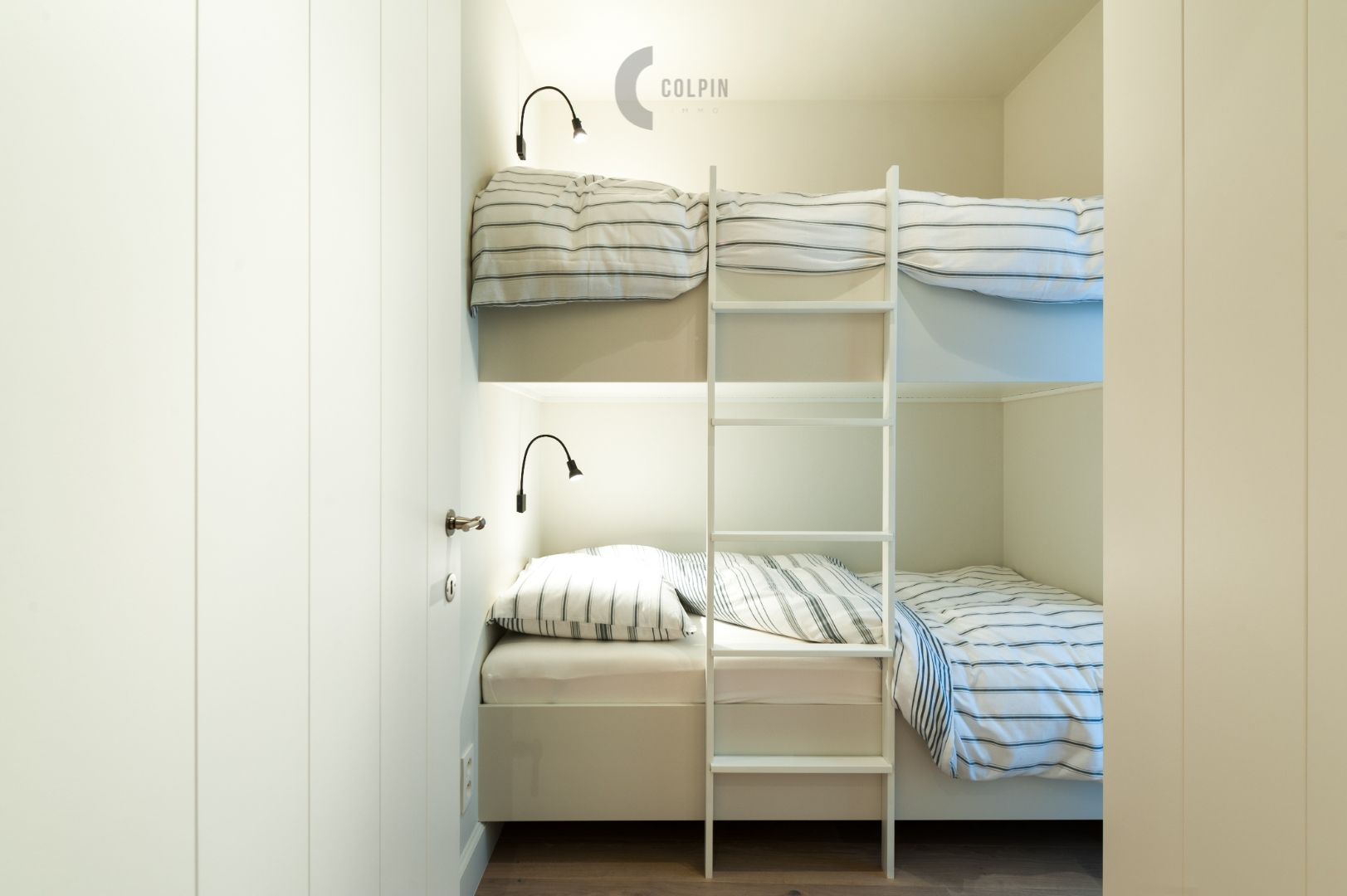 Instapklaar, gemeubeld appartement in een zijstraat van het Heldenplein. foto 11