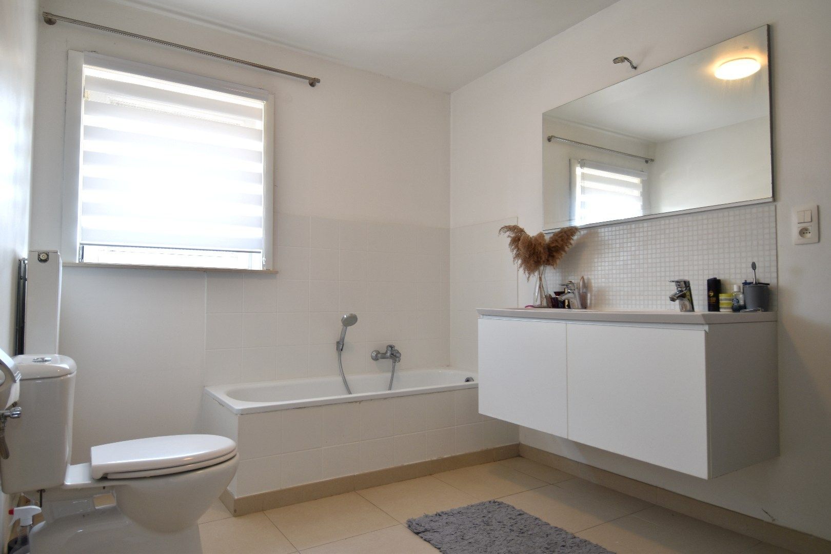 Rustig gelegen gezinswoning met 3 slaapkamers, garage en zonnige tuin te Heule foto 8