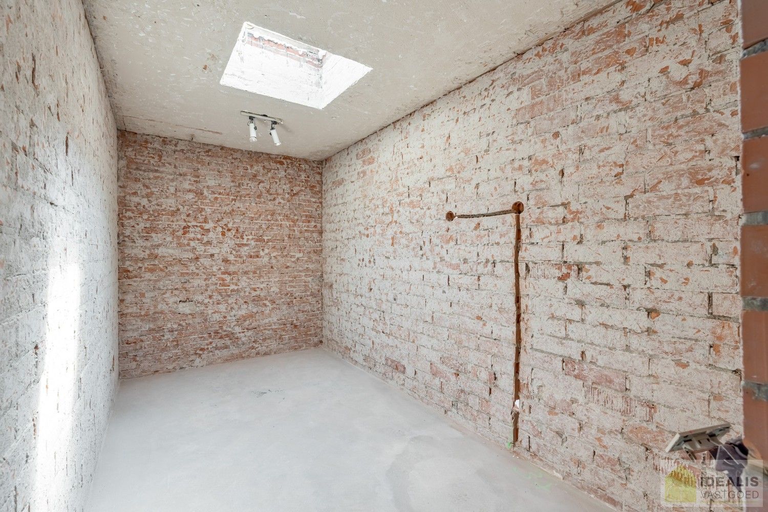 Ruim opgezet, klassevol en naar wens af te werken/ in te richten pand met winkel/kantoorruimte én uiterst ruim appartement met maar liefst 4 slaapkamers foto 22