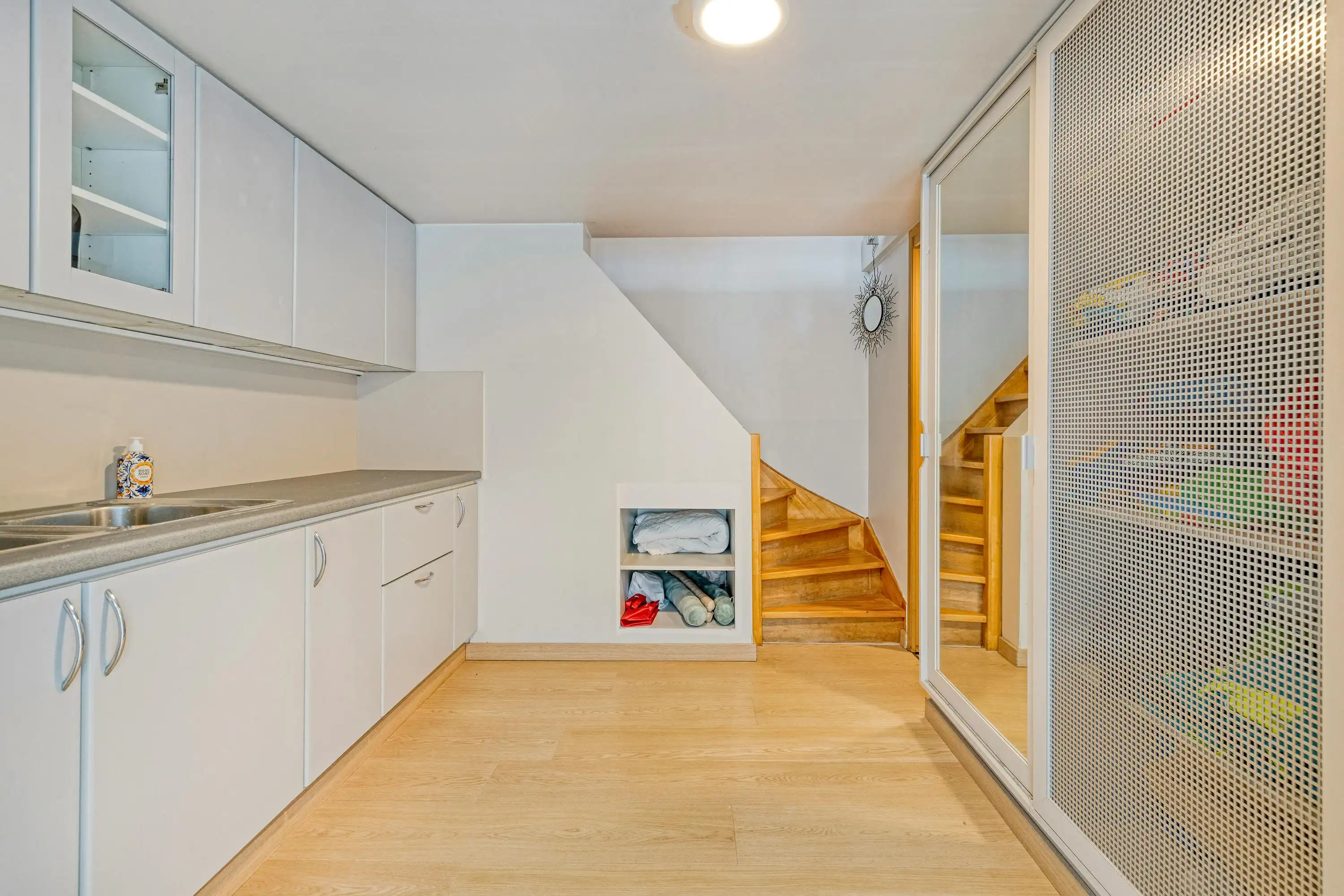 Gerenoveerde burgerwoning met 5 kamers te koop Beveren-Leie foto 23