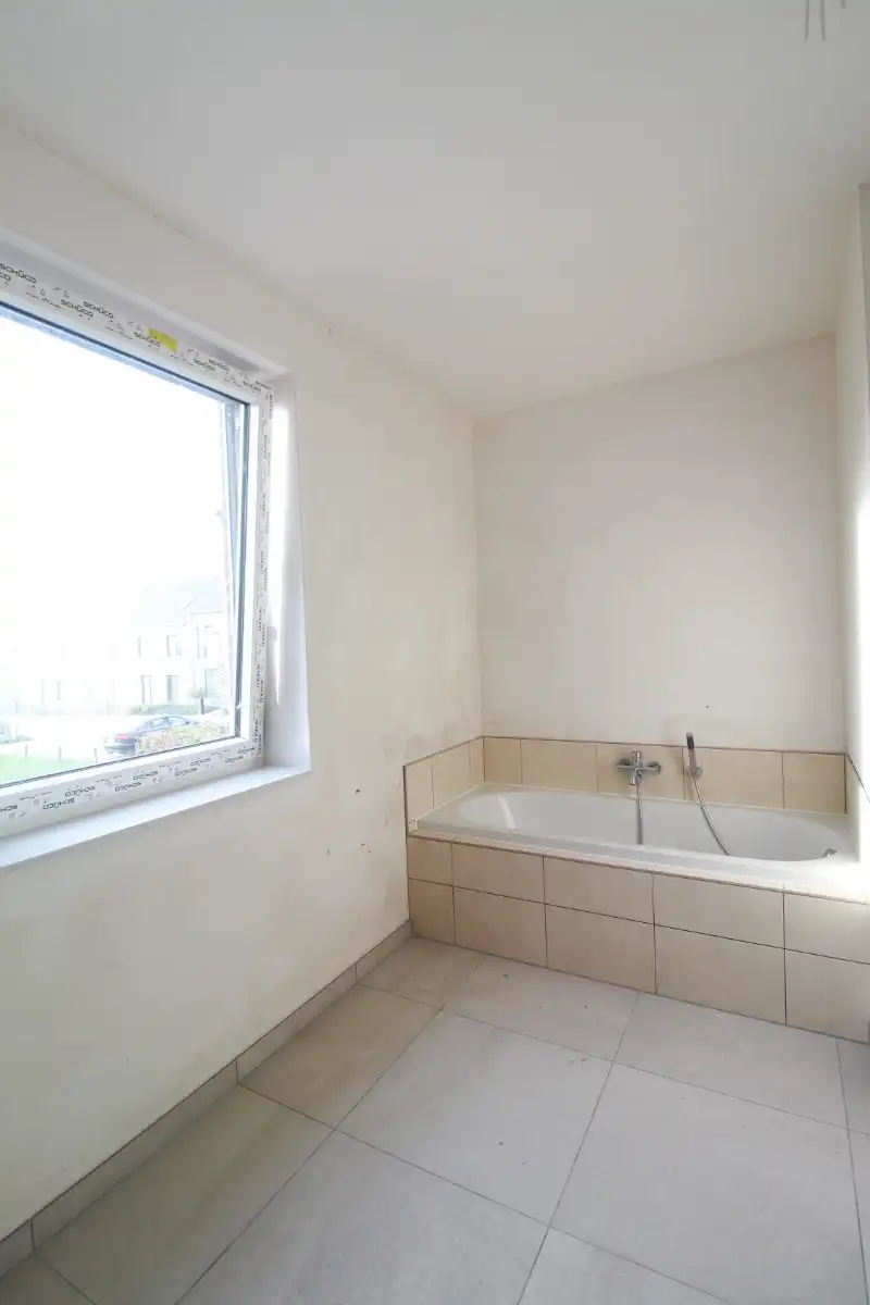 Ruime nieuwbouwwoning te Kortrijk foto 12