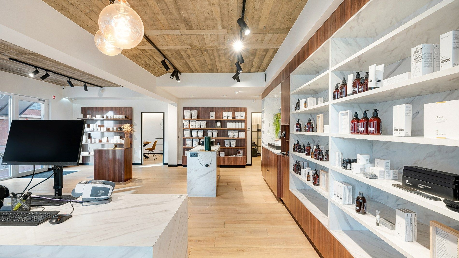 HOEKHandelsgelijkvloers op toplocatie in Heist-aan-Zee – ±185 m² foto 7