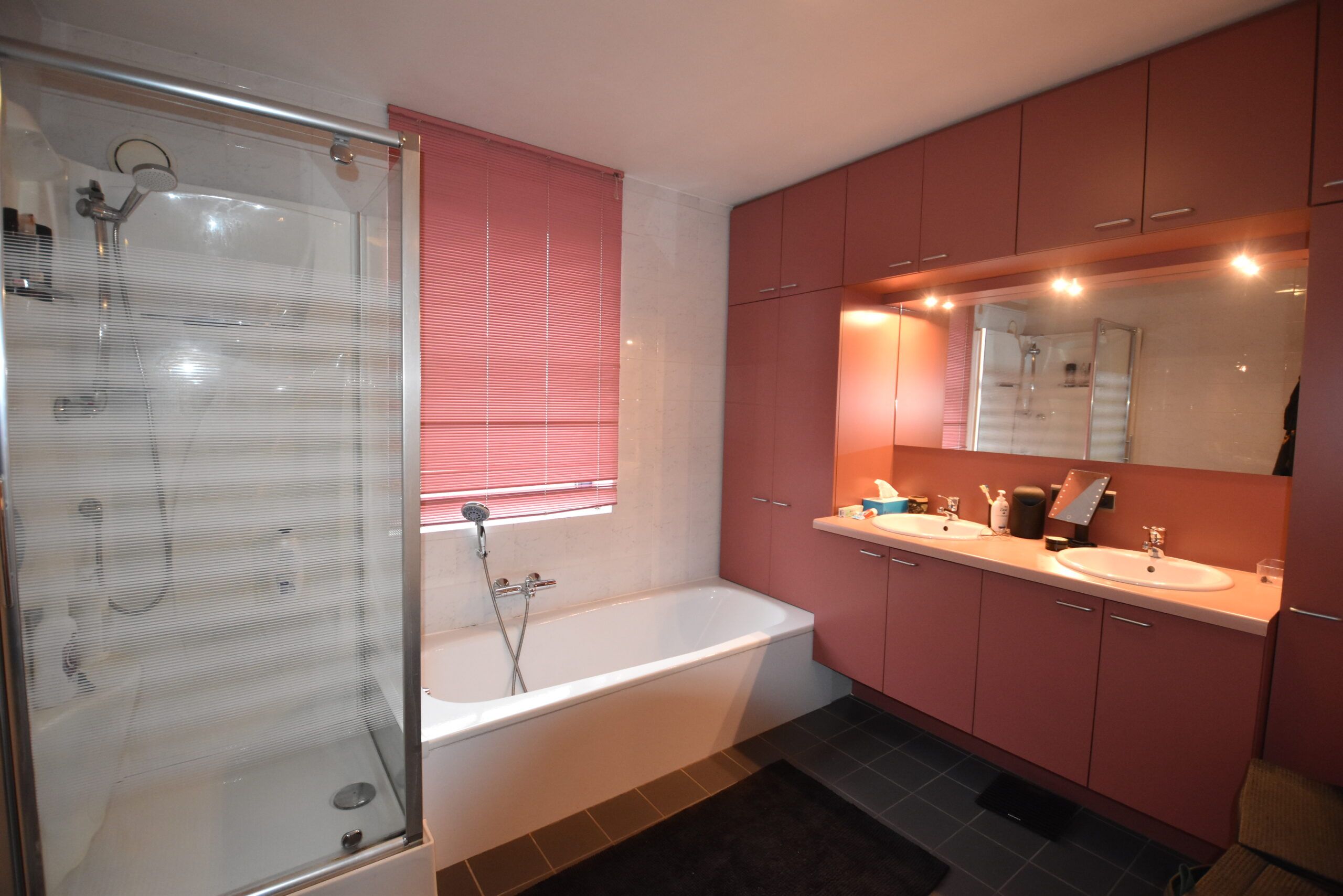 Gezellig dakappartement met 2 slaapkamers in Nieuwkerken-Waas foto 7