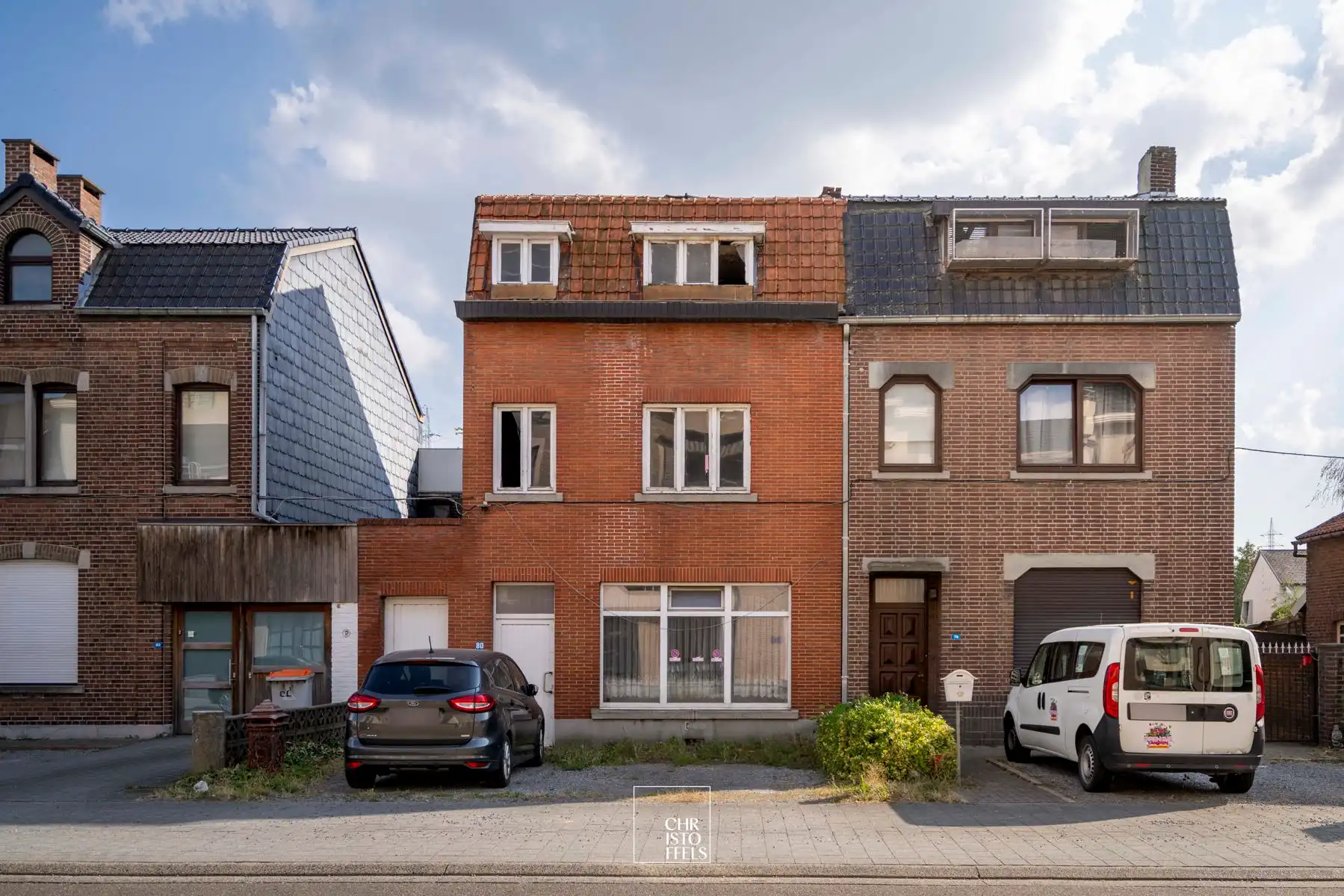 Projectgrond/ renovatiewoning centrum Lanaken op perceel van 410m² foto 3