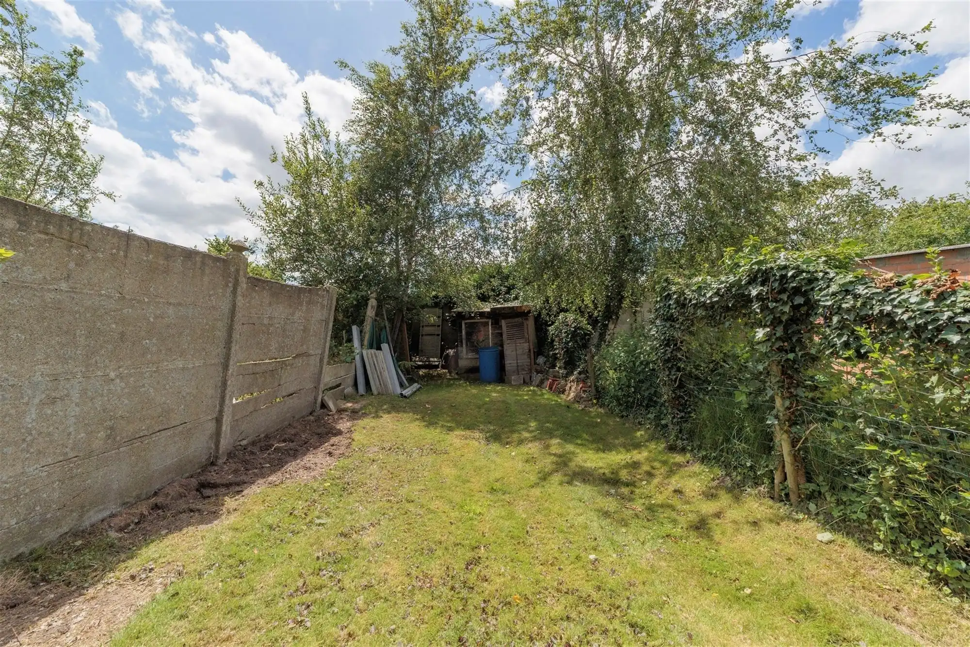 Te renoveren huis met drie slaapkamers en grote tuin foto 21