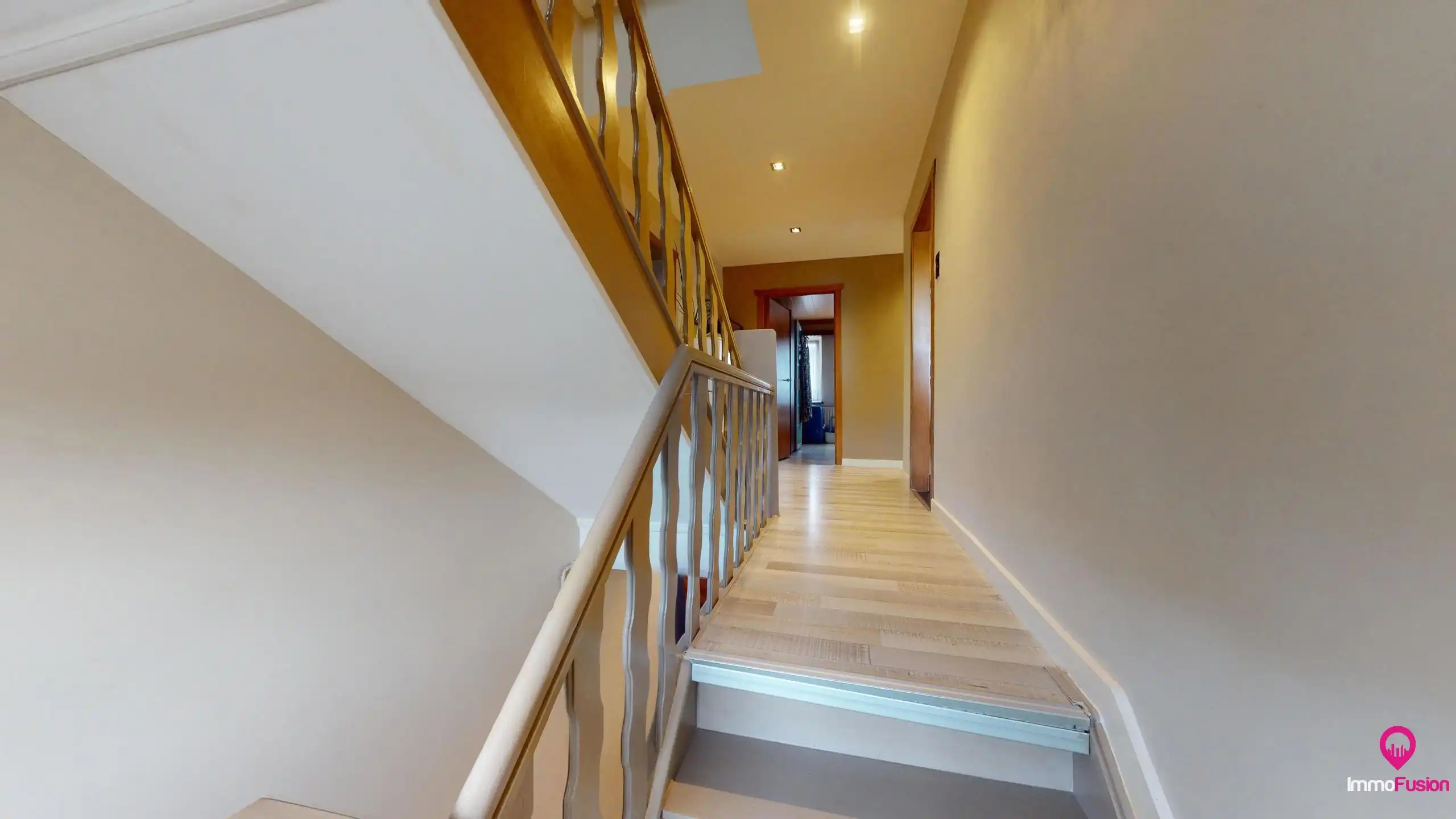 Danszaal 600m² + vergunde woonst in het bruisende Zonhoven! foto 6