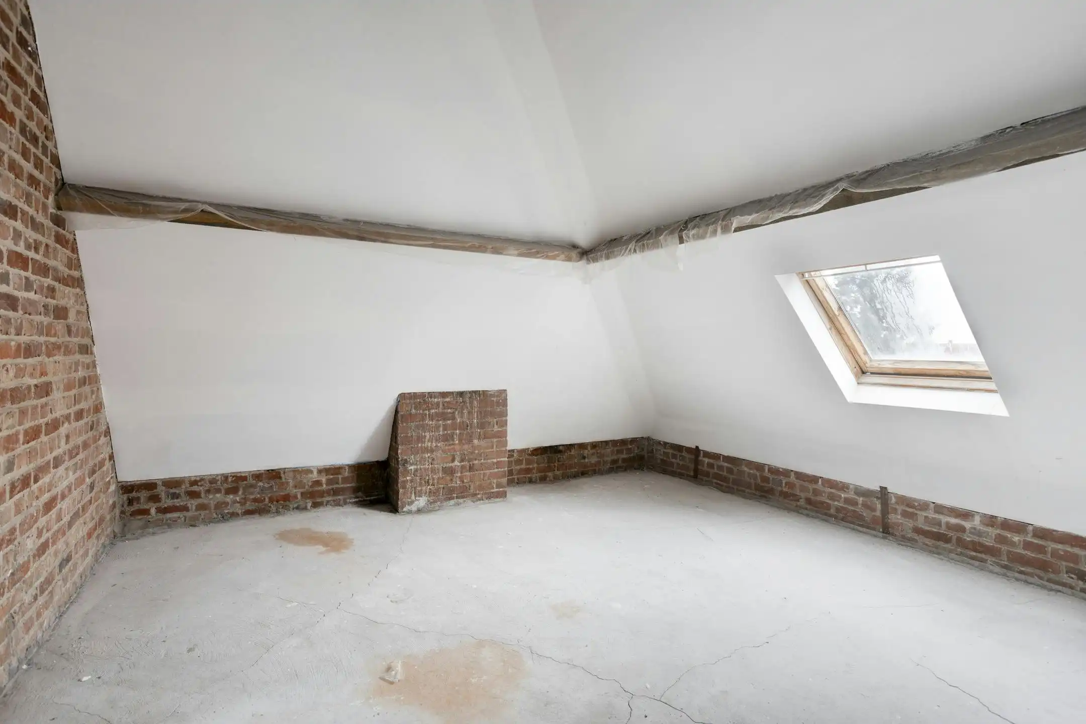 Huis met 5 slaapkamers te koop in het centrum van Roeselare foto 11