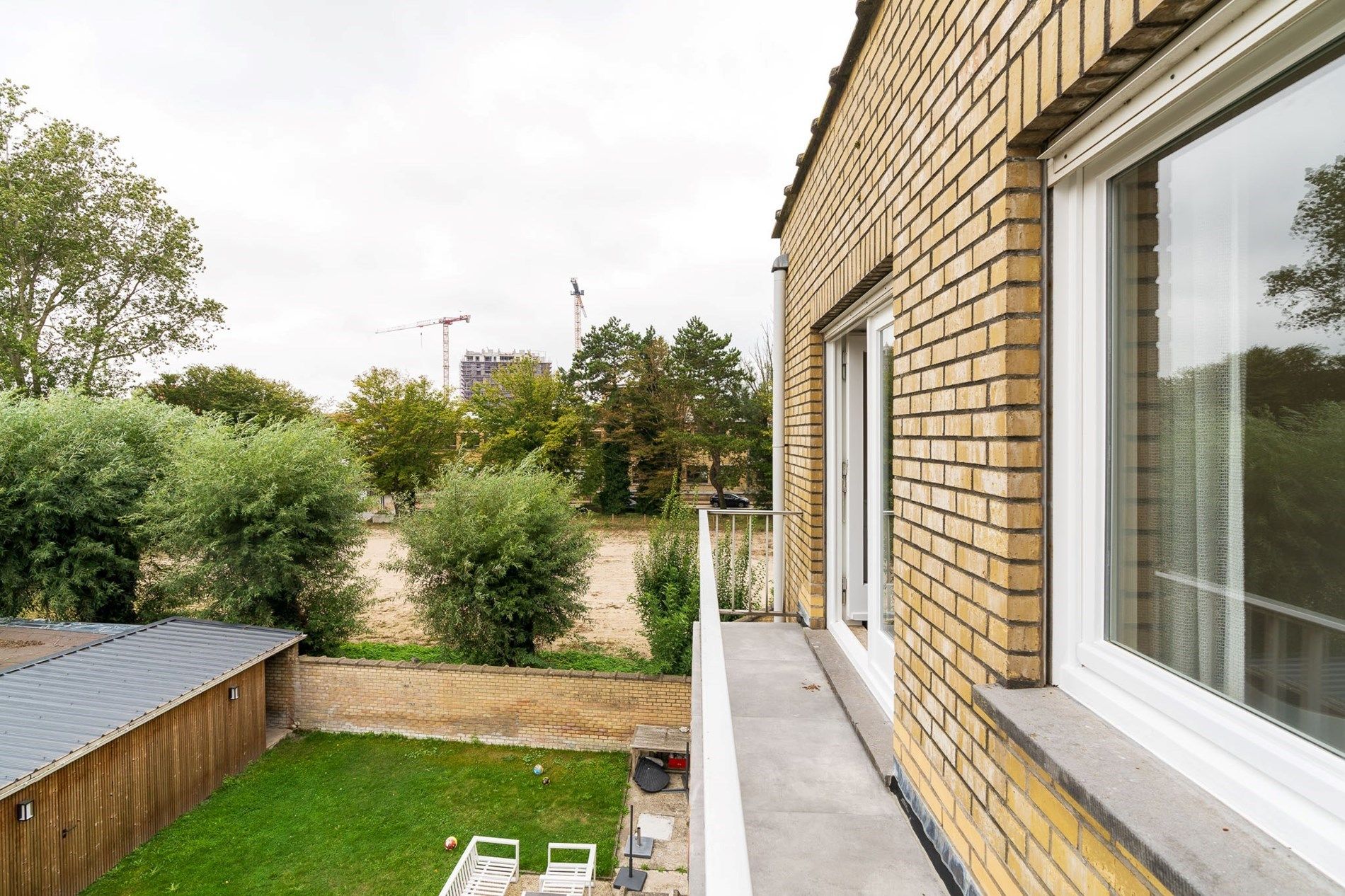 Gerenoveerd appartement met twee slaapkamers te Heist foto 14