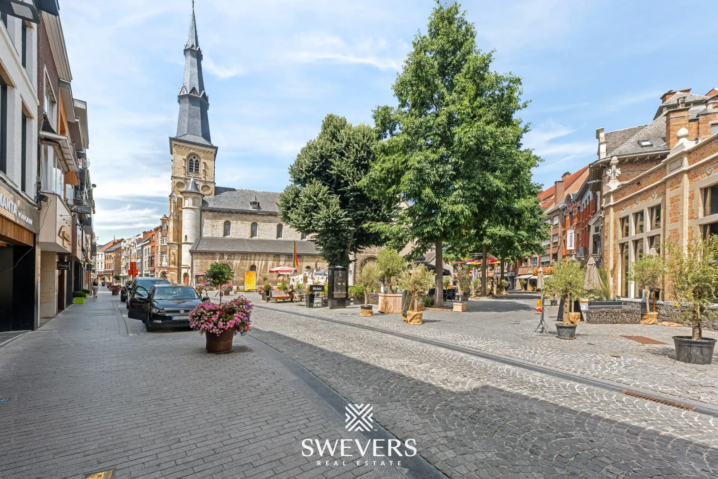Instapklaar handelshuis op toplocatie met een oppervlakte van 272m2 foto 39