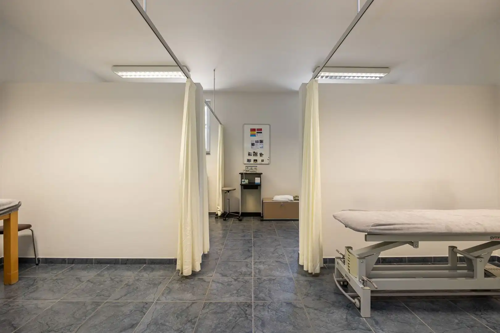 Woning met praktijk, bijgebouw en tuin in Beerzel-dorp! foto 22