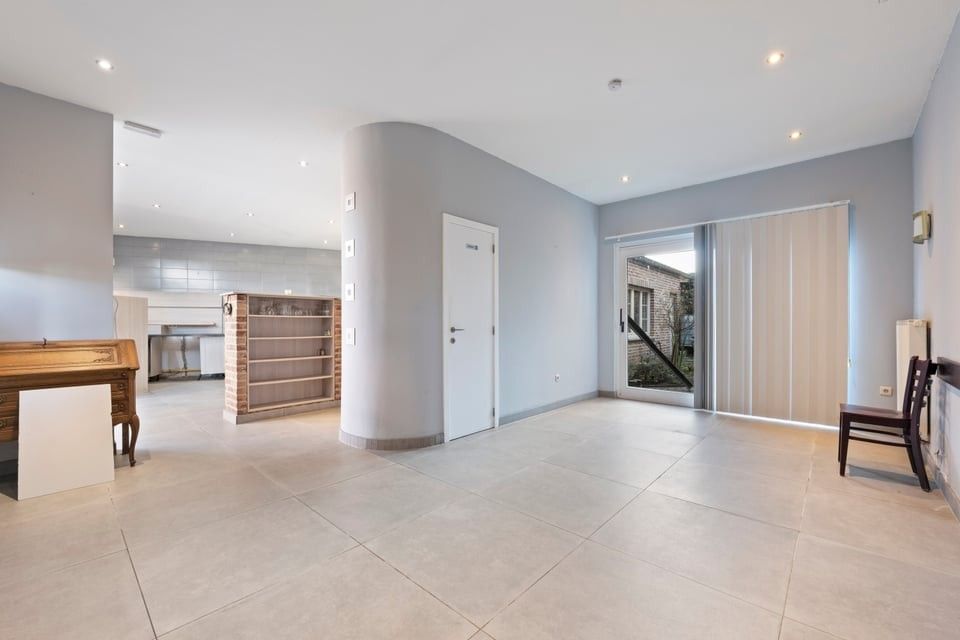 RUIM HANDELSPAND MET WOONST OP TOPLOCATIE IN ZOUTLEEUW foto 4