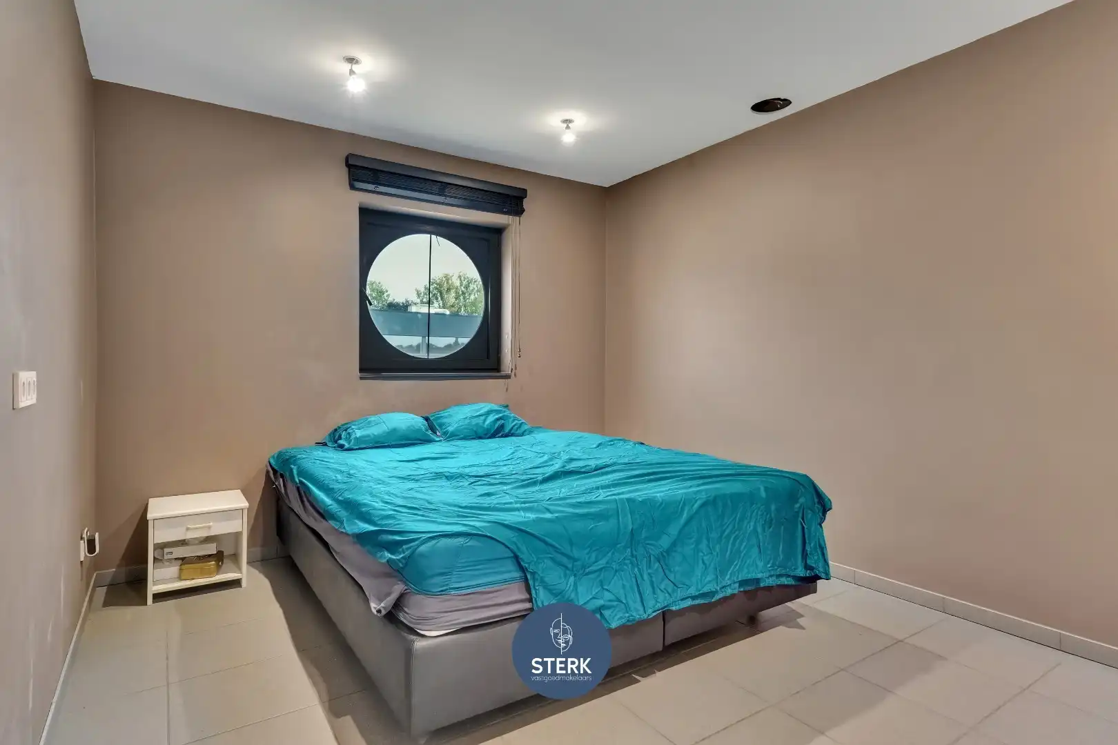 VEELZIJDIG INDUSTRIEPAND MET INSTAPKLAAR APPARTEMENT TE MAASMECHELEN ! foto 24