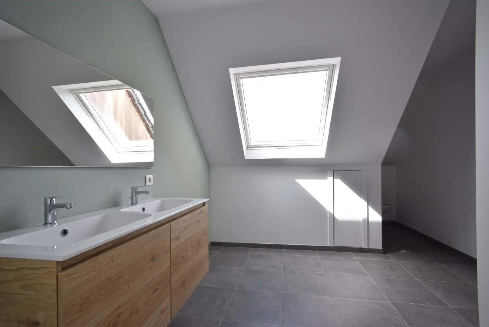 Recent duplexappartement met ruim terras in hartje Lichtervelde foto 7