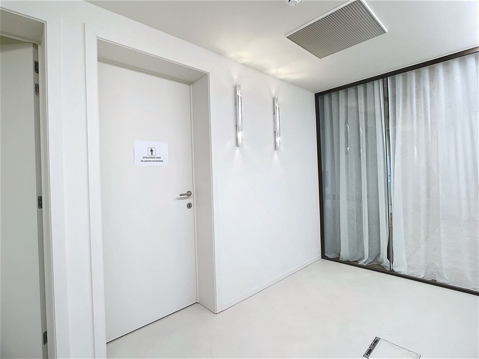 Kantoorgebouw foto 17